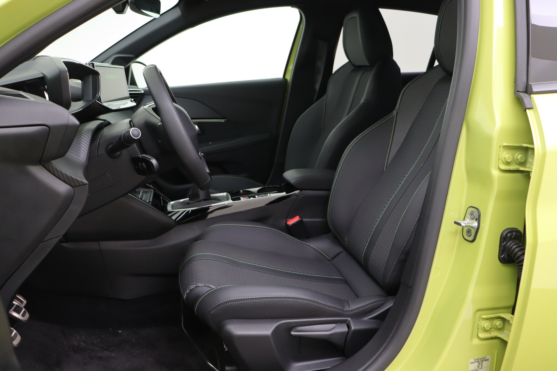 PEUGEOT 208 1.2 Turbo 100ch Man.6    GT
