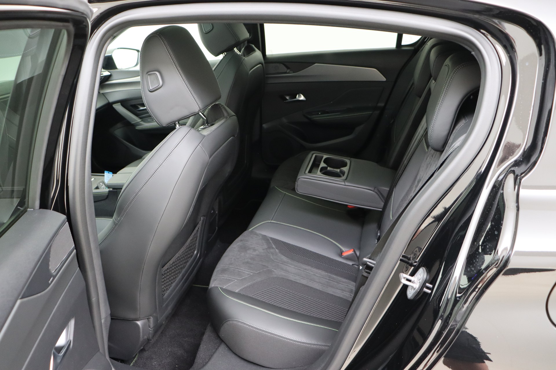 PEUGEOT 308 1.6 Plug-in Hybrid 225ch e-EAT8    GT