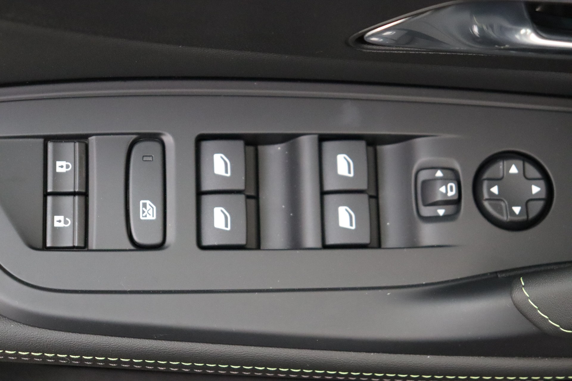 PEUGEOT 308 1.6 Plug-in Hybrid 225ch e-EAT8    GT