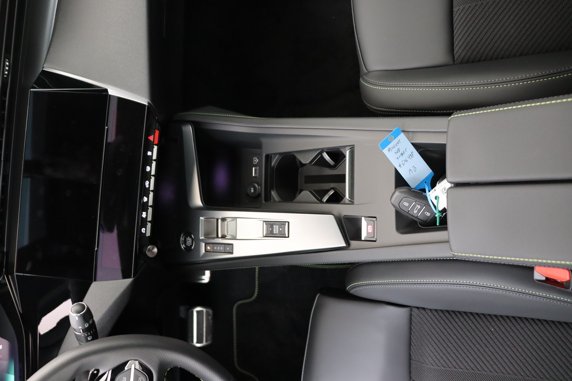 PEUGEOT 308 1.6 Plug-in Hybrid 225ch e-EAT8    GT