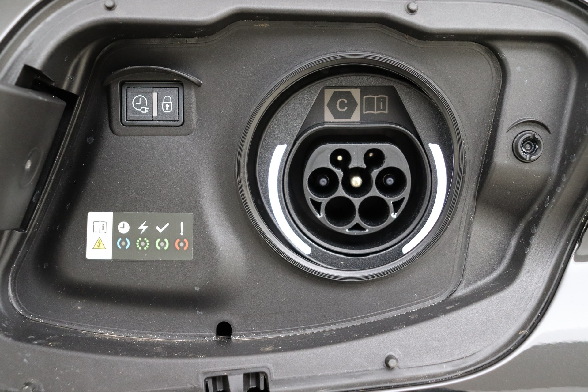 PEUGEOT 308 1.6 Plug-in Hybrid 225ch e-EAT8    GT