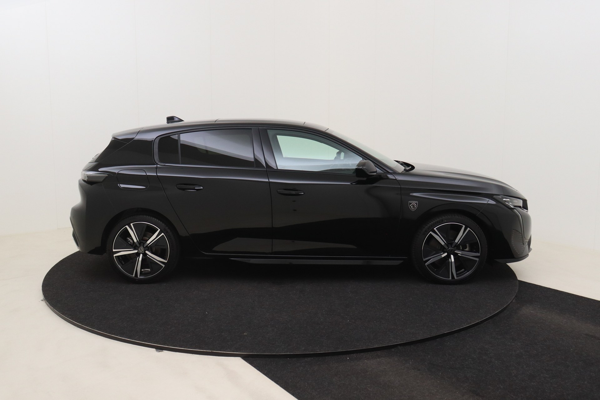 PEUGEOT 308 1.6 Plug-in Hybrid 225ch e-EAT8    GT