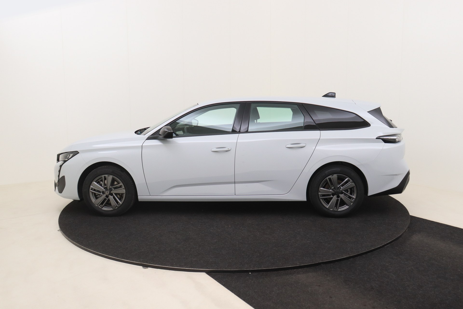 PEUGEOT 308 SW 1.5 BlueHDi 130ch EAT8    Active Pack