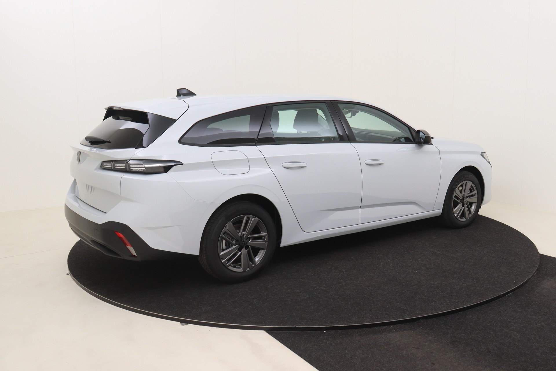PEUGEOT 308 SW 1.5 BlueHDi 130ch EAT8    Active Pack