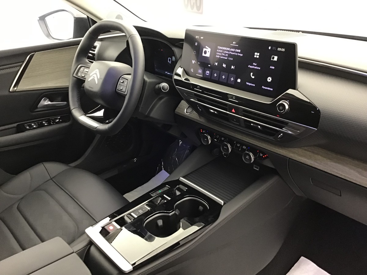 CITROEN C5 X 1.2 GASOLINE 130hp Plus