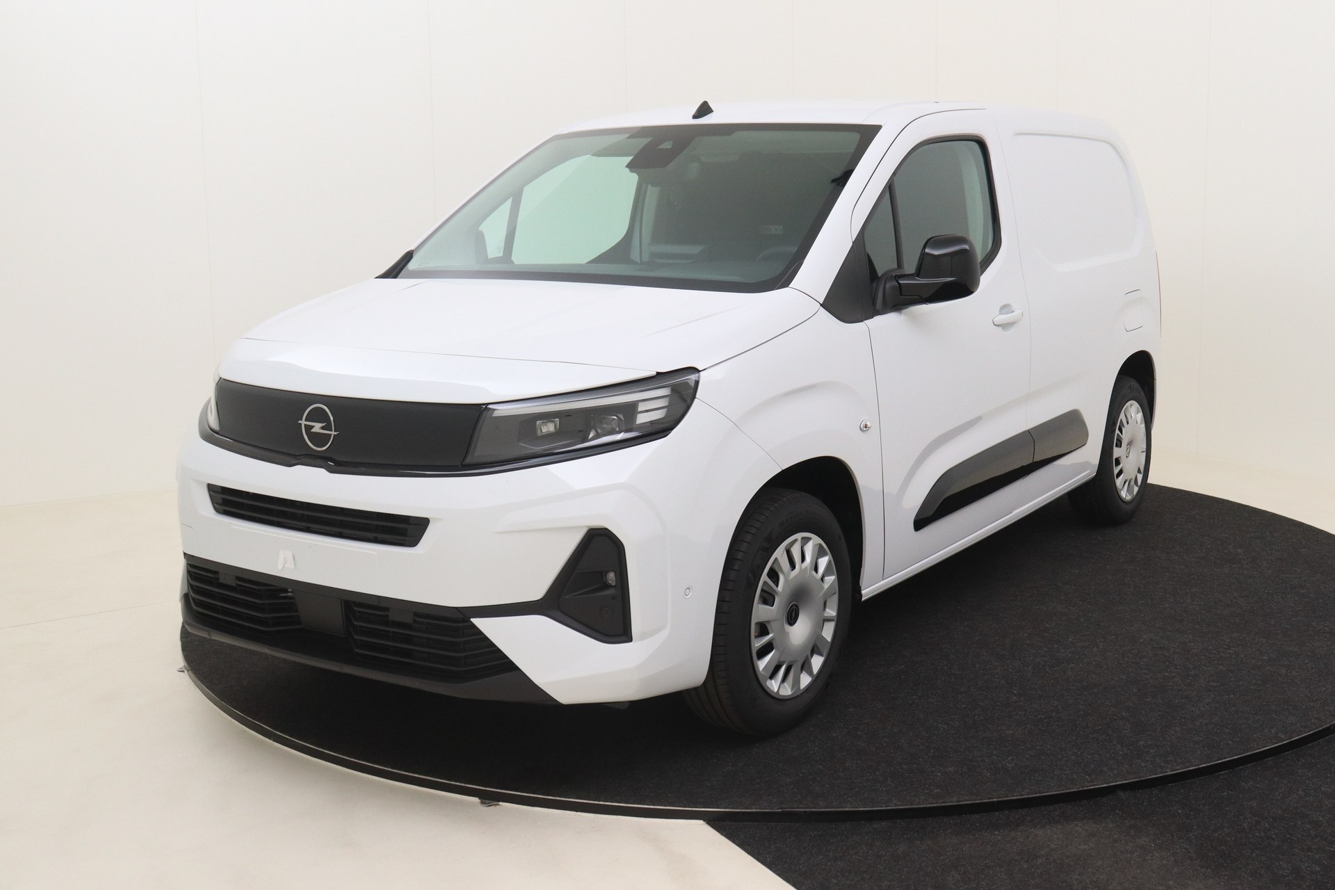 OPEL COMBO 1.5 Turbo D 100 S/S MT6    New Cargo L1H1 Light