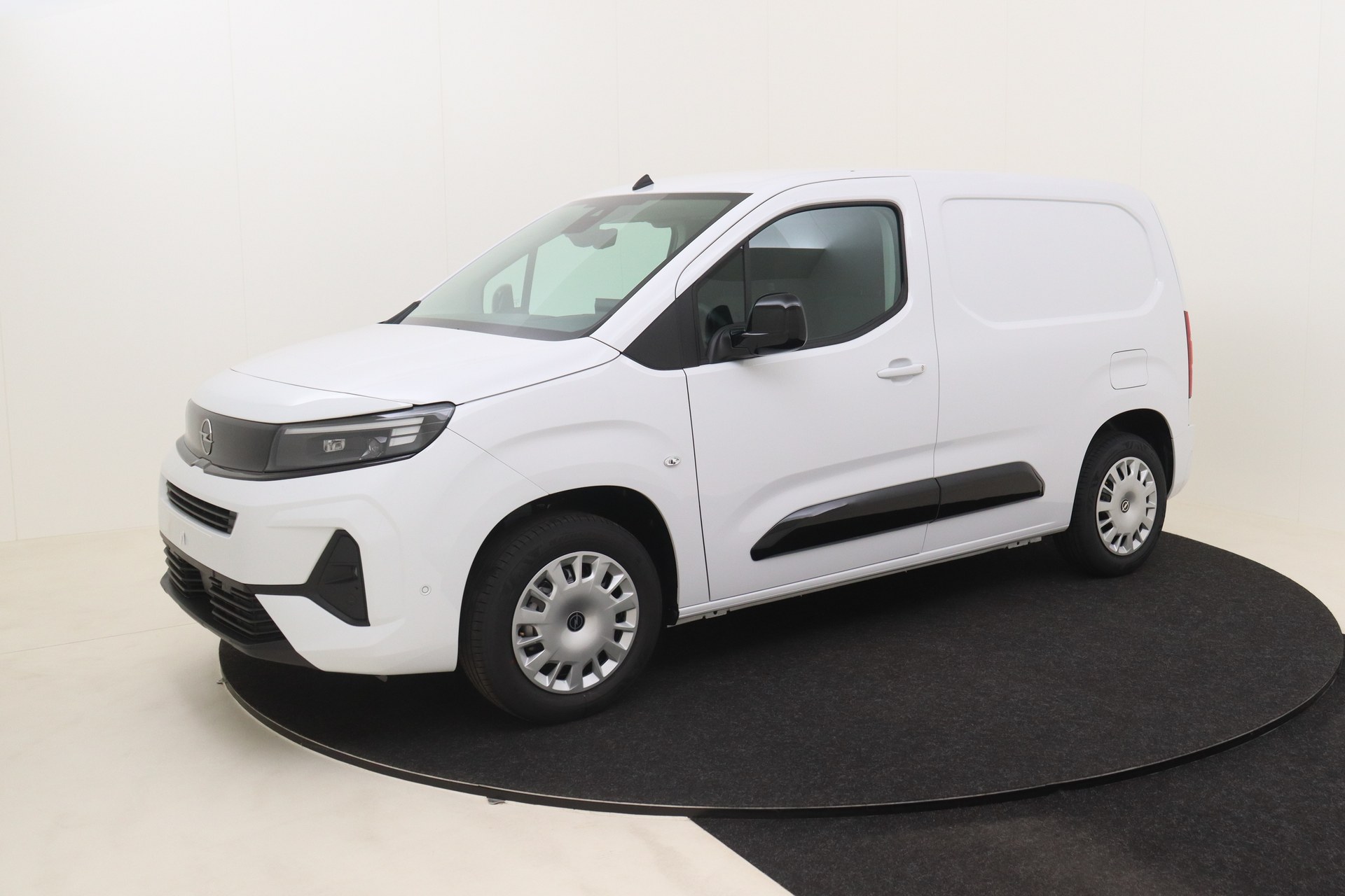 OPEL COMBO 1.5 Turbo D 100 S/S MT6    New Cargo L1H1 Light
