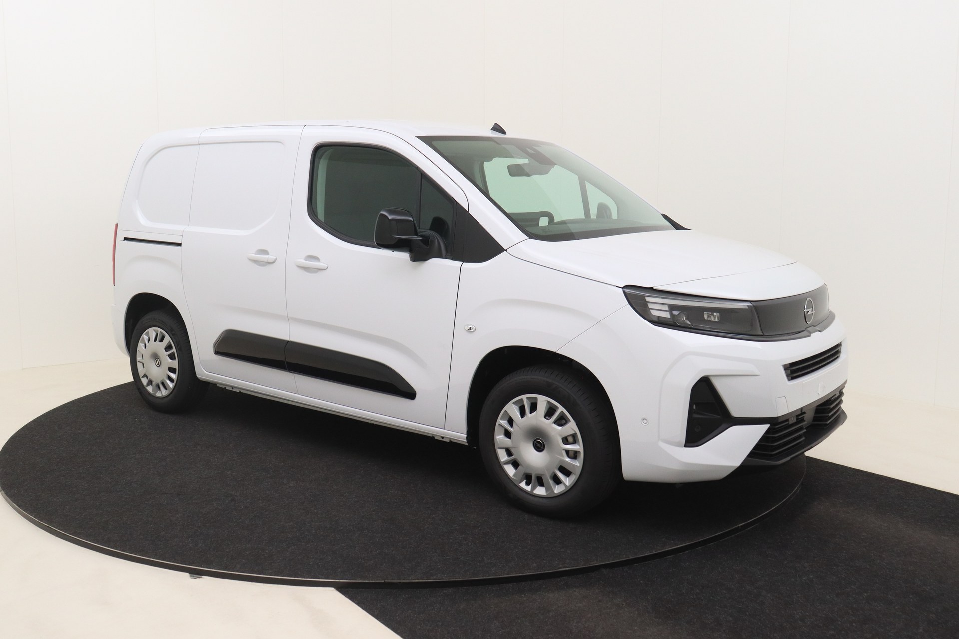 OPEL COMBO 1.5 Turbo D 100 S/S MT6    New Cargo L1H1 Light