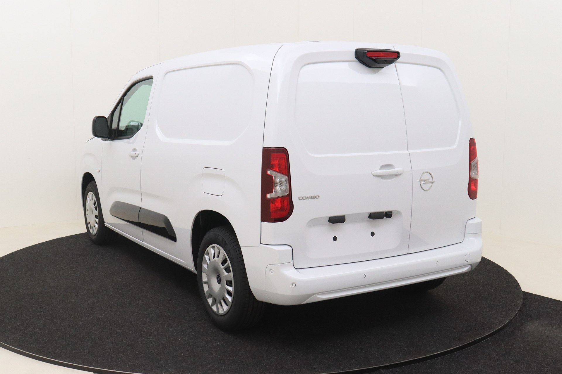 OPEL COMBO 1.5 Turbo D 100 S/S MT6    New Cargo L1H1 Light