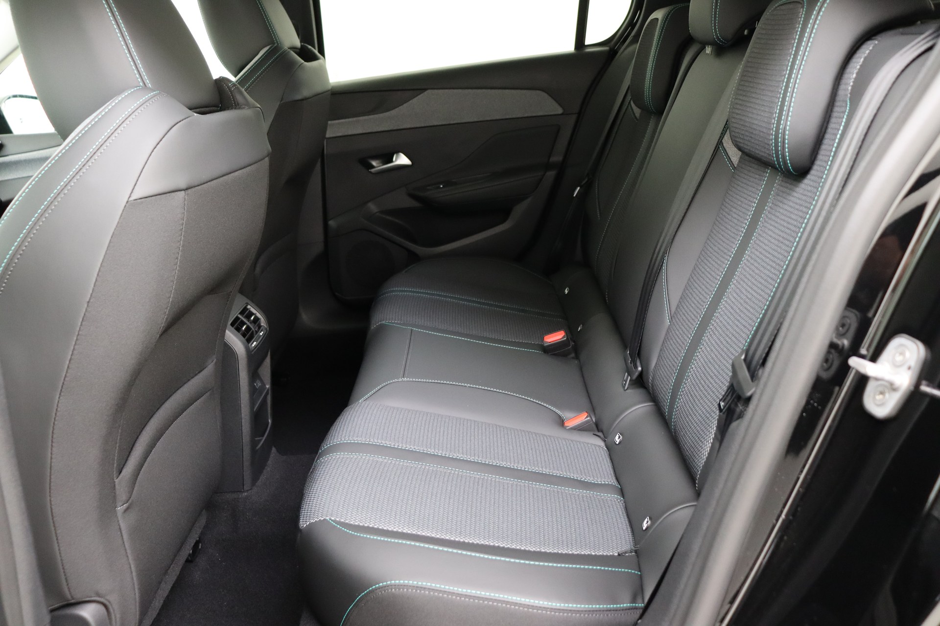 PEUGEOT 308 Hybrid 145 e-DCS6 Allure