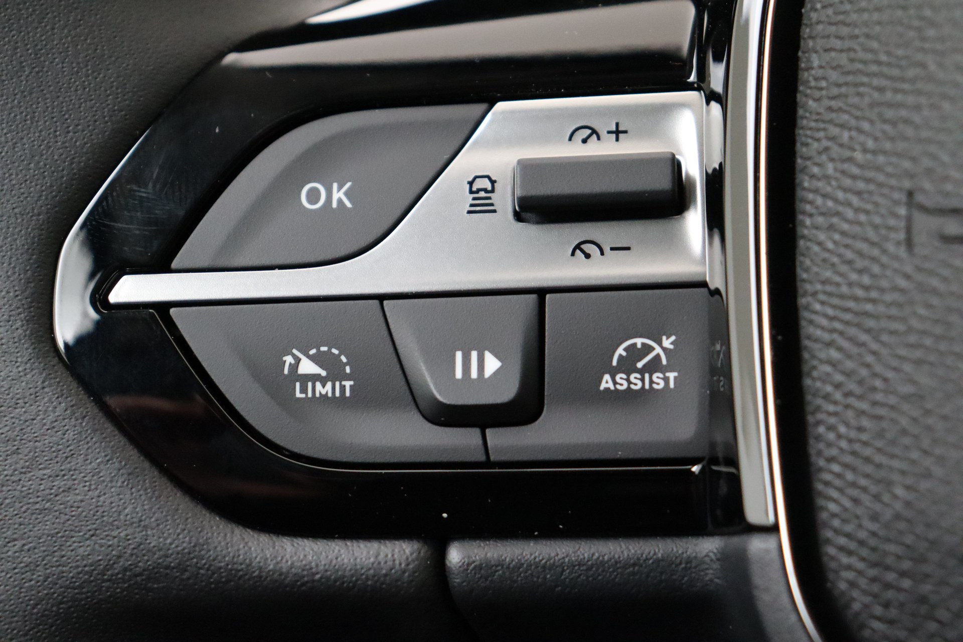 PEUGEOT 308 Hybrid 145 e-DCS6 Allure