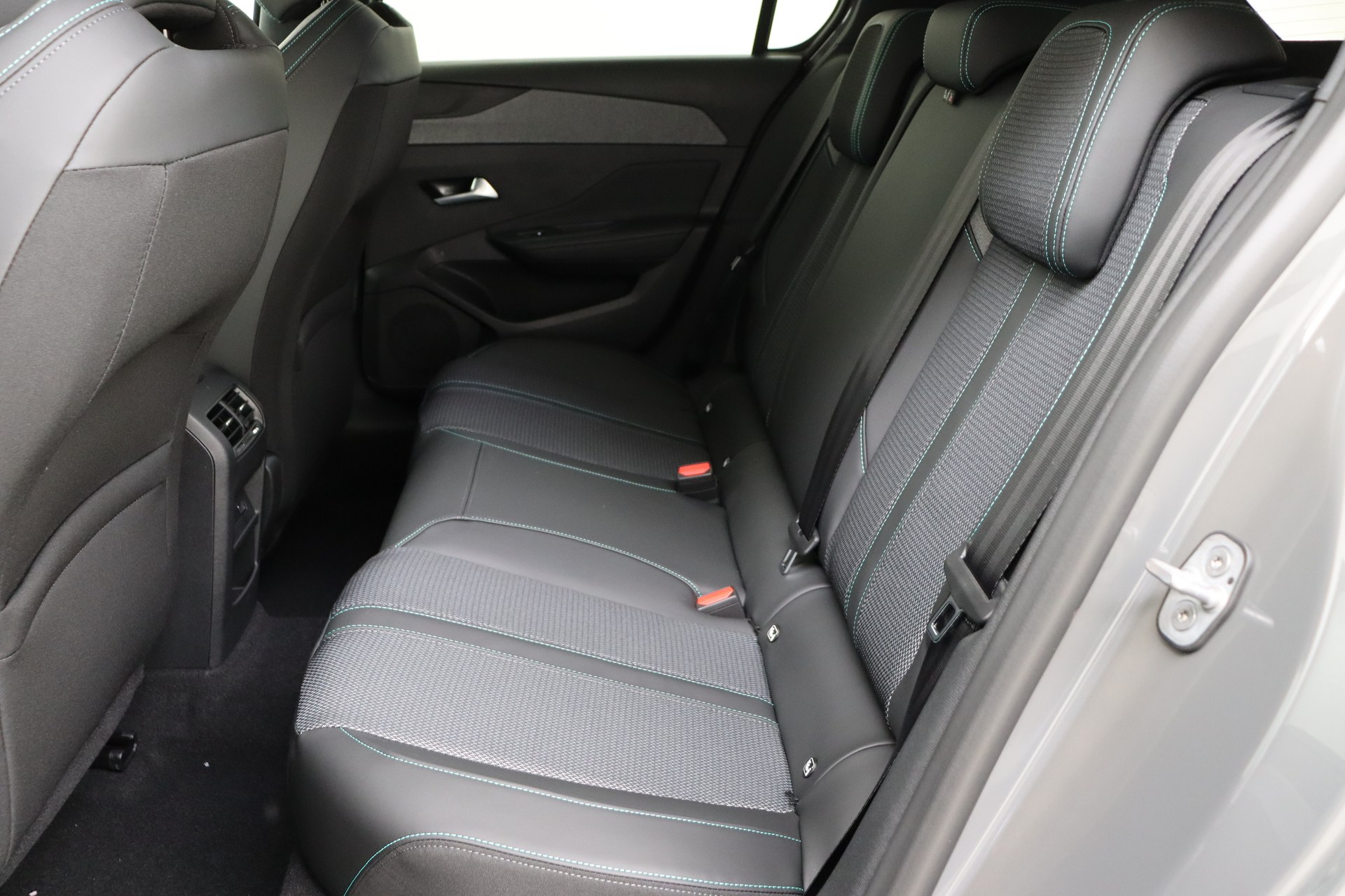 PEUGEOT 308 Hybrid 145 e-DCS6 Allure