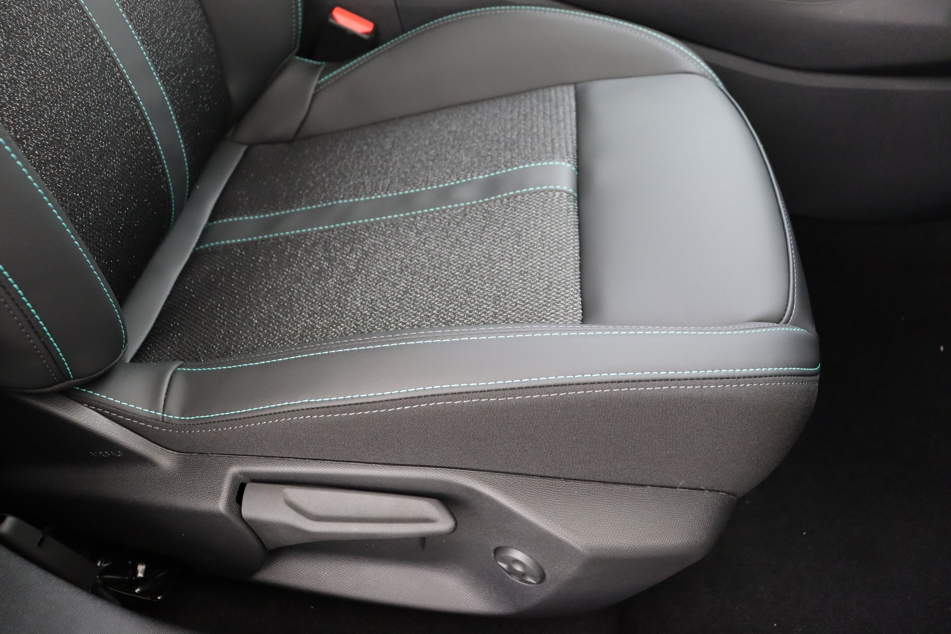 PEUGEOT 308 Hybrid 145 e-DCS6 Allure