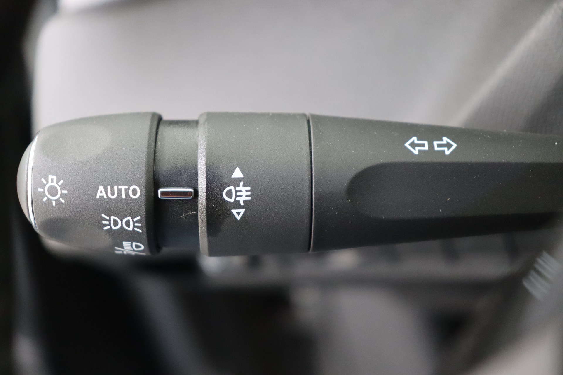 PEUGEOT 308 Hybrid 145 e-DCS6 Allure