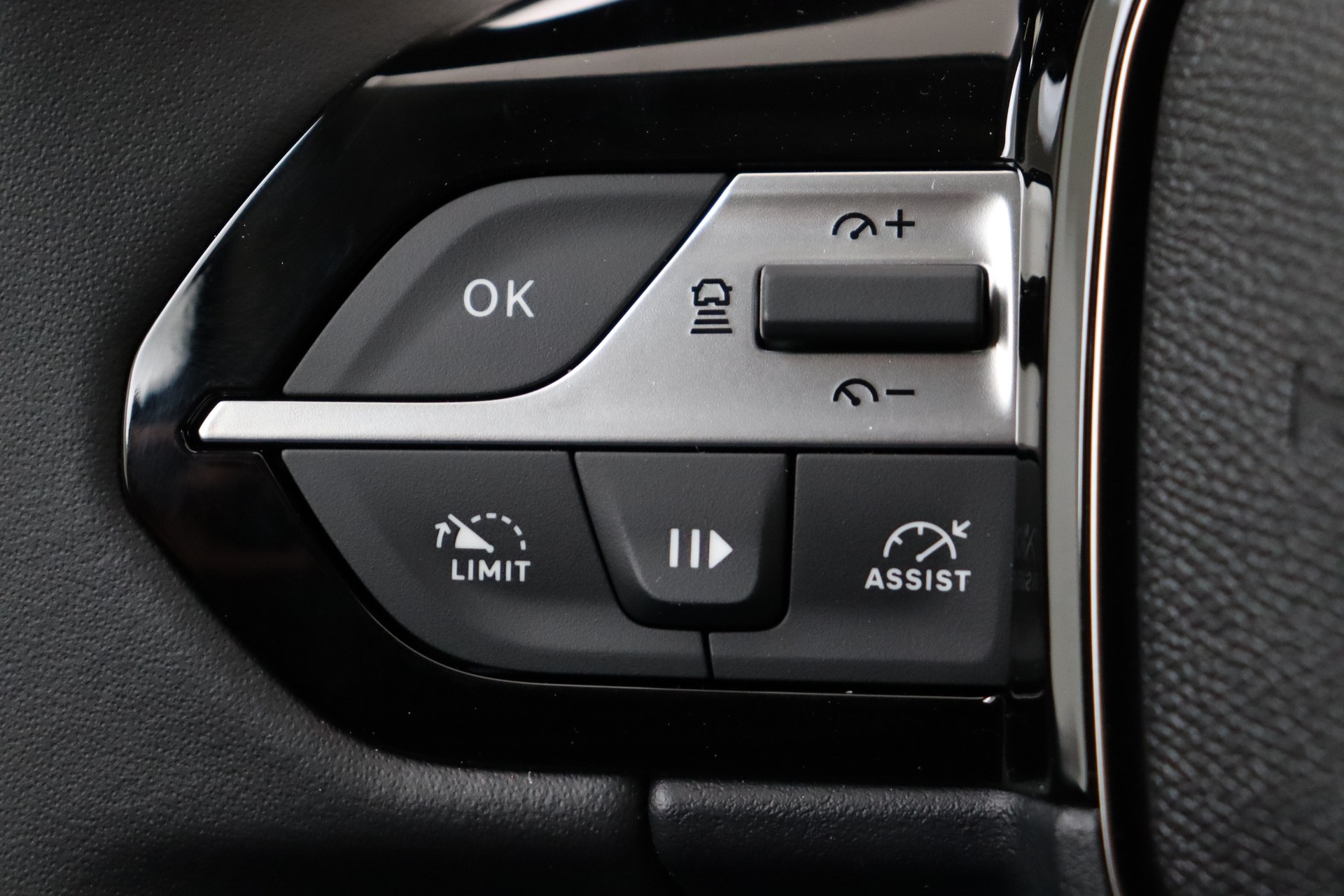 PEUGEOT 308 Hybrid 145 e-DCS6 Allure