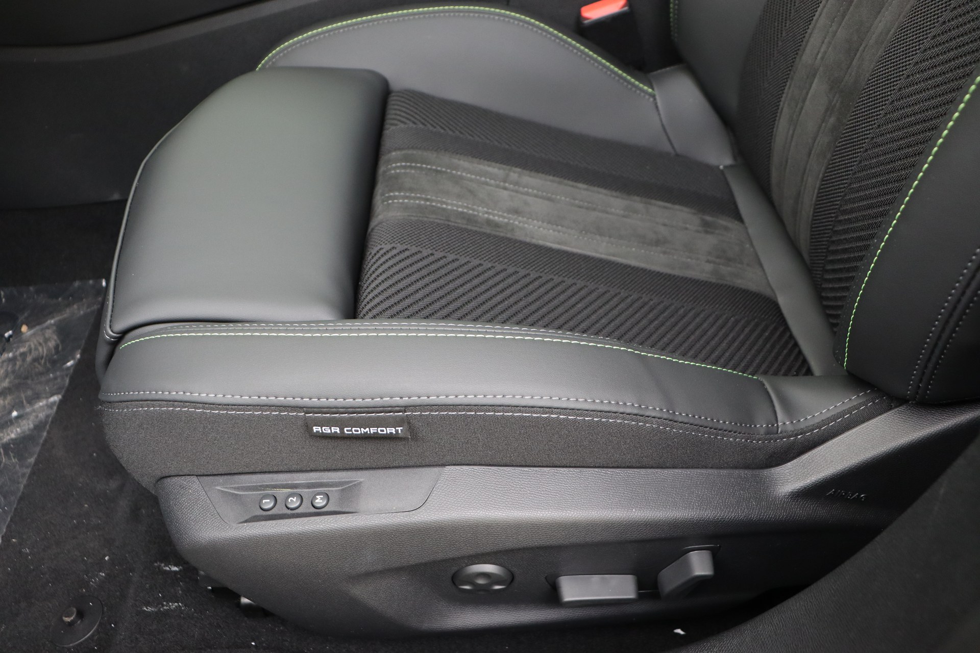 PEUGEOT 308 Hybrid 145 e-DCS6 GT