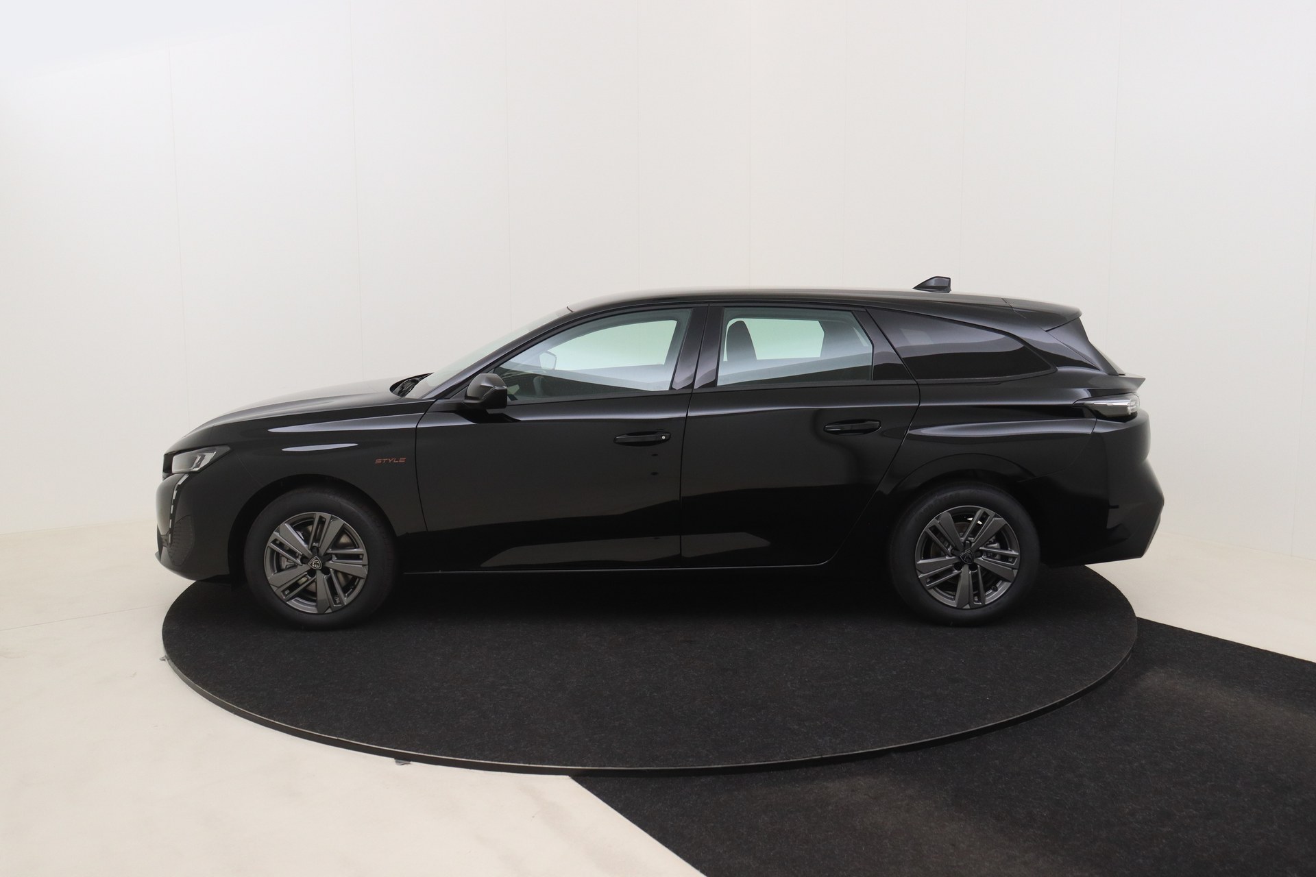 PEUGEOT 308 SW Hybrid 145 e-DCS6 Style