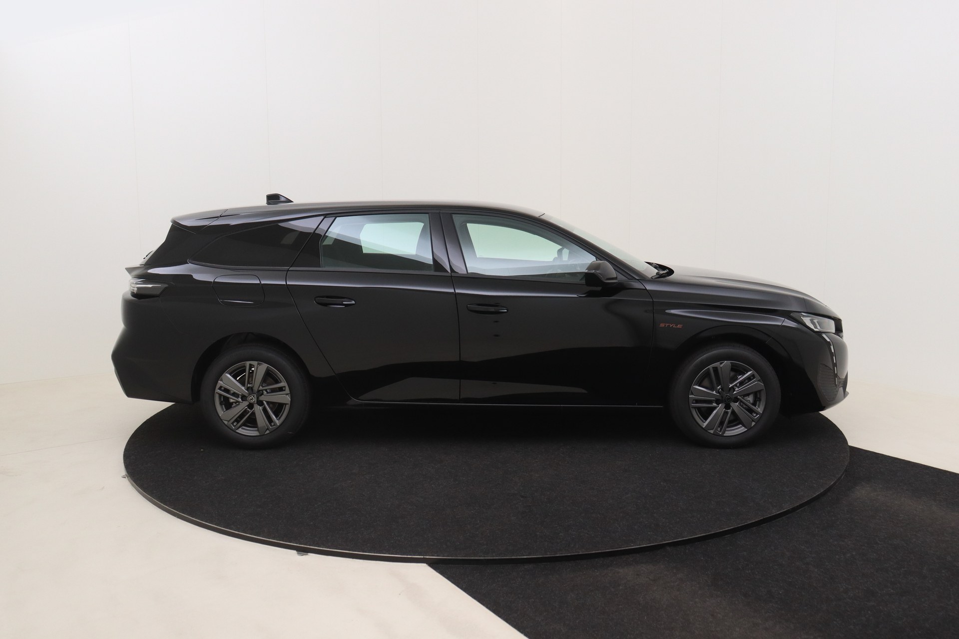 PEUGEOT 308 SW Hybrid 145 e-DCS6 Style