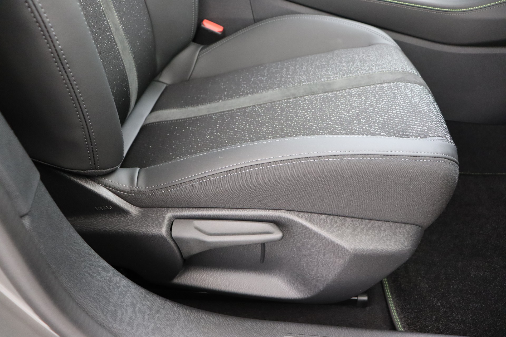 PEUGEOT 308 SW Hybrid 145 e-DCS6 GT