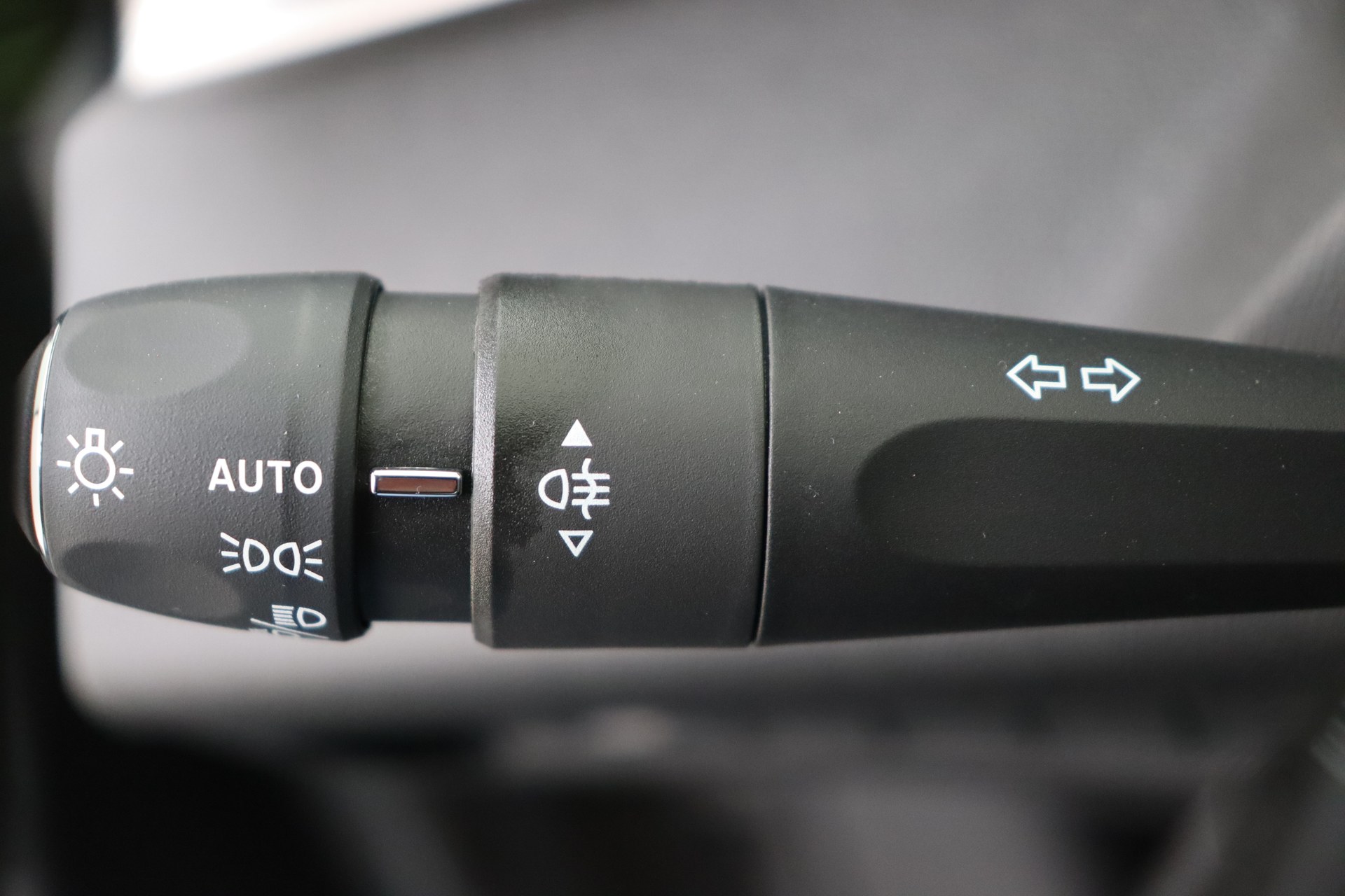 PEUGEOT 308 SW Hybrid 145 e-DCS6 GT