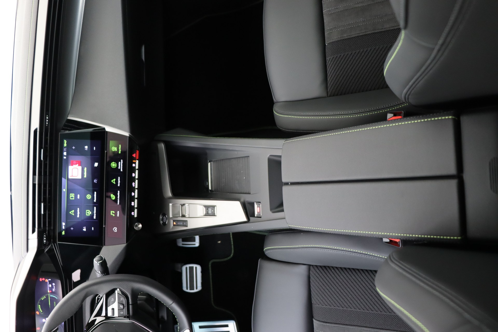 PEUGEOT 408 Hybrid 145 e-DCS6 GT