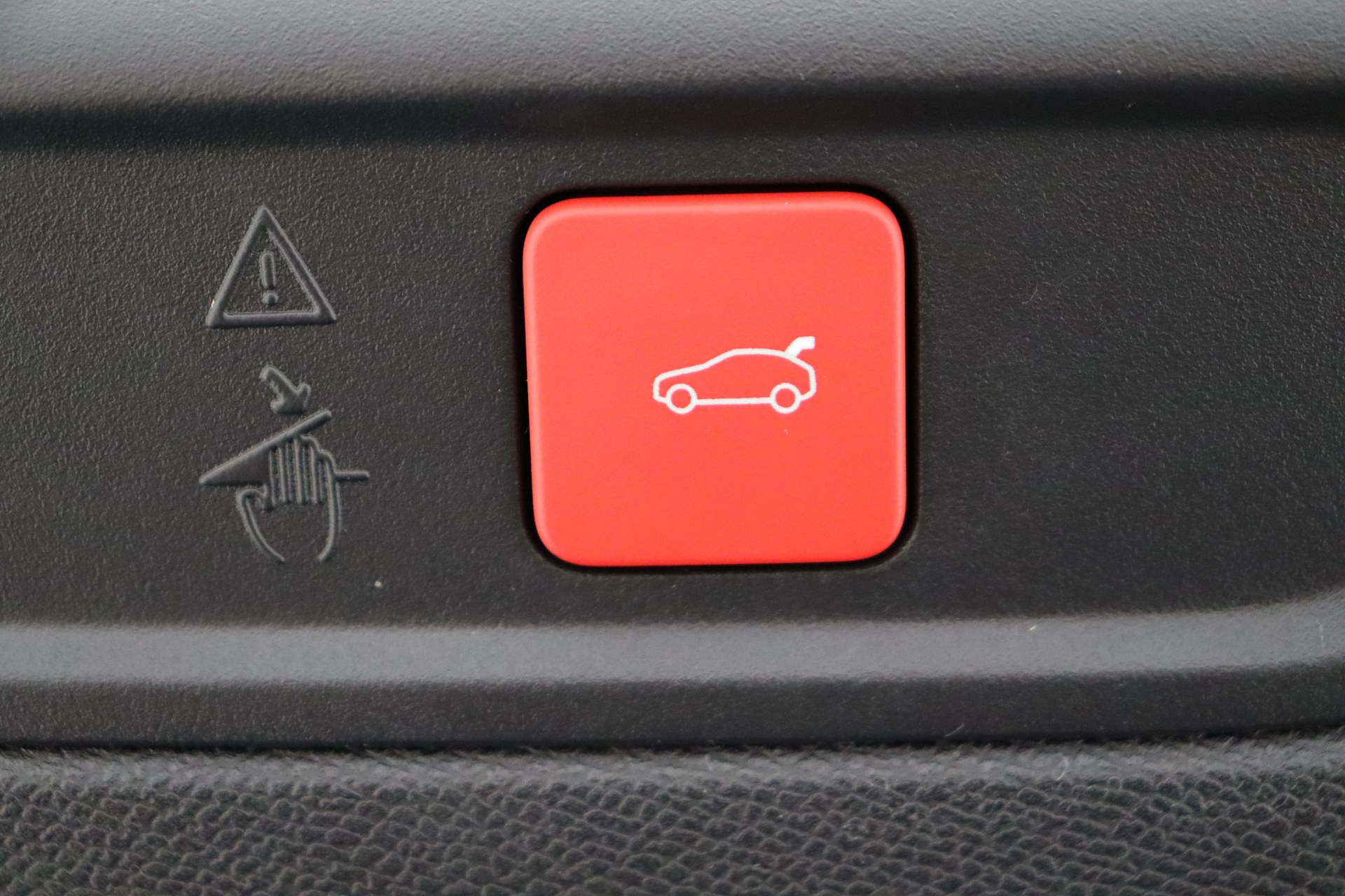 PEUGEOT 408 Hybrid 145 e-DCS6 GT