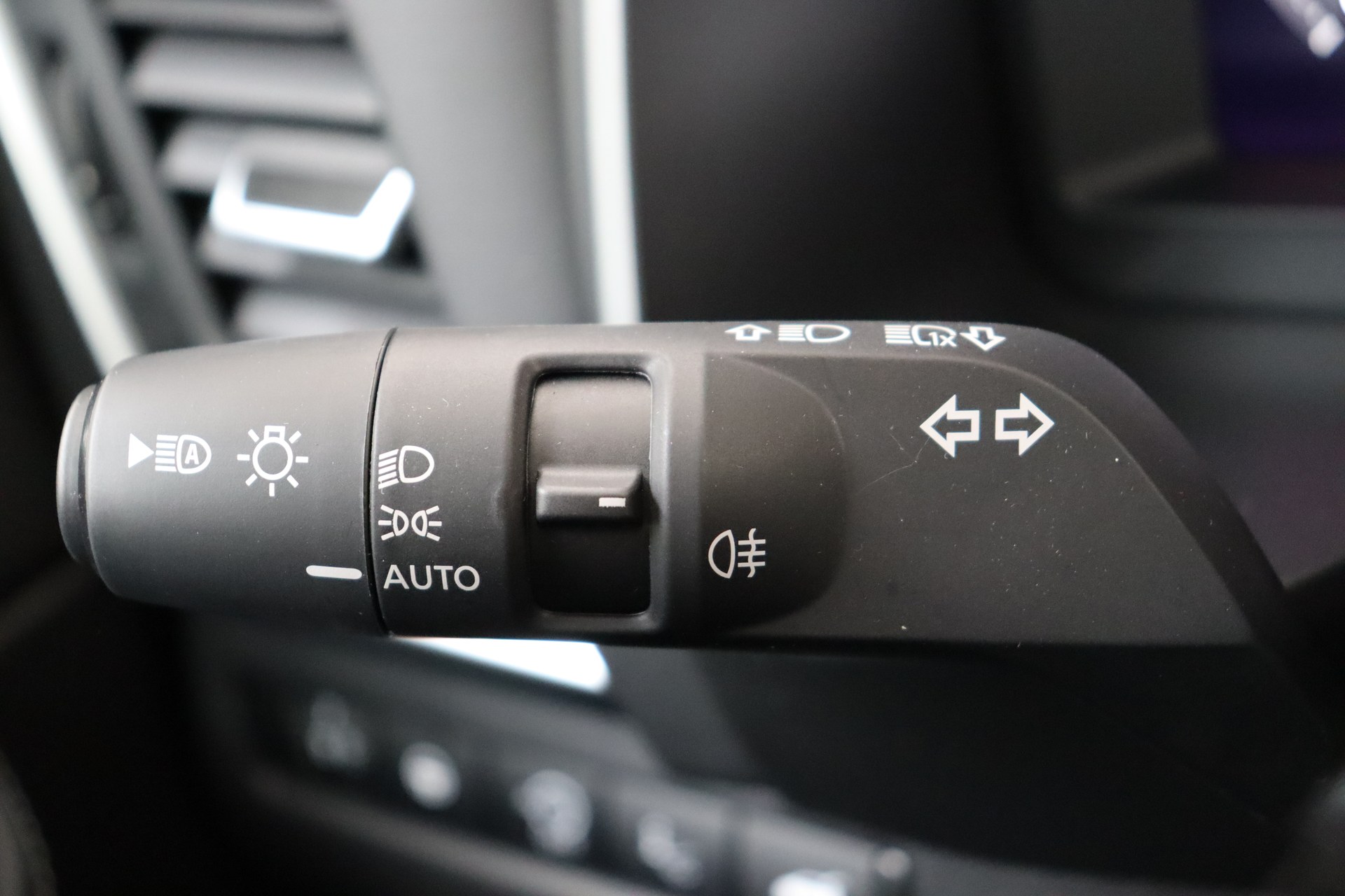 NISSAN QASHQAI 1.3 DIG-T Mild Hybrid 158ch 4WD X-TRONIC N-Connecta + Cold pack + Glassroof + Comfort Pack