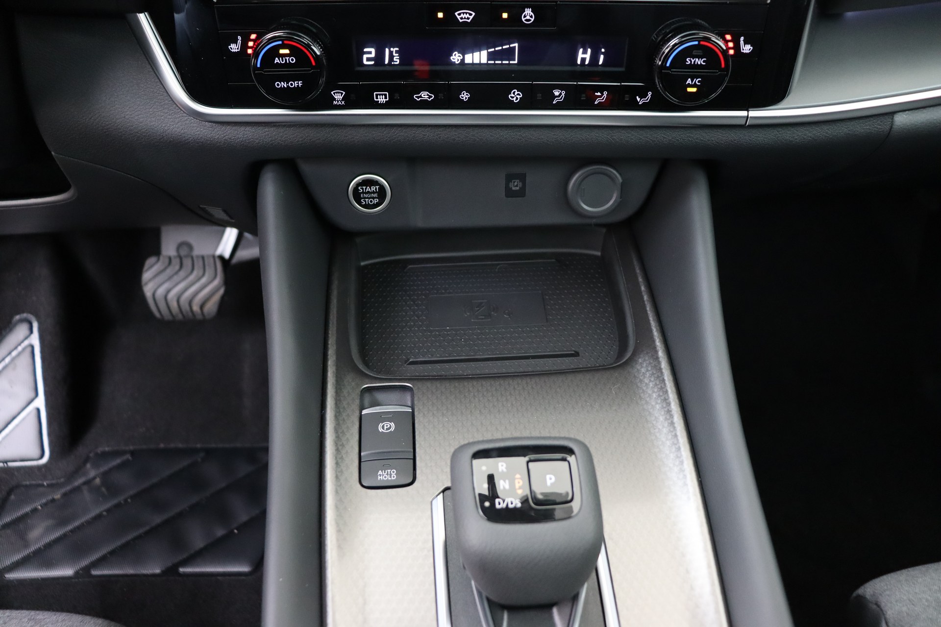 NISSAN QASHQAI 1.3 DIG-T Mild Hybrid 158ch 4WD X-TRONIC N-Connecta + Cold pack + Glassroof + Comfort Pack