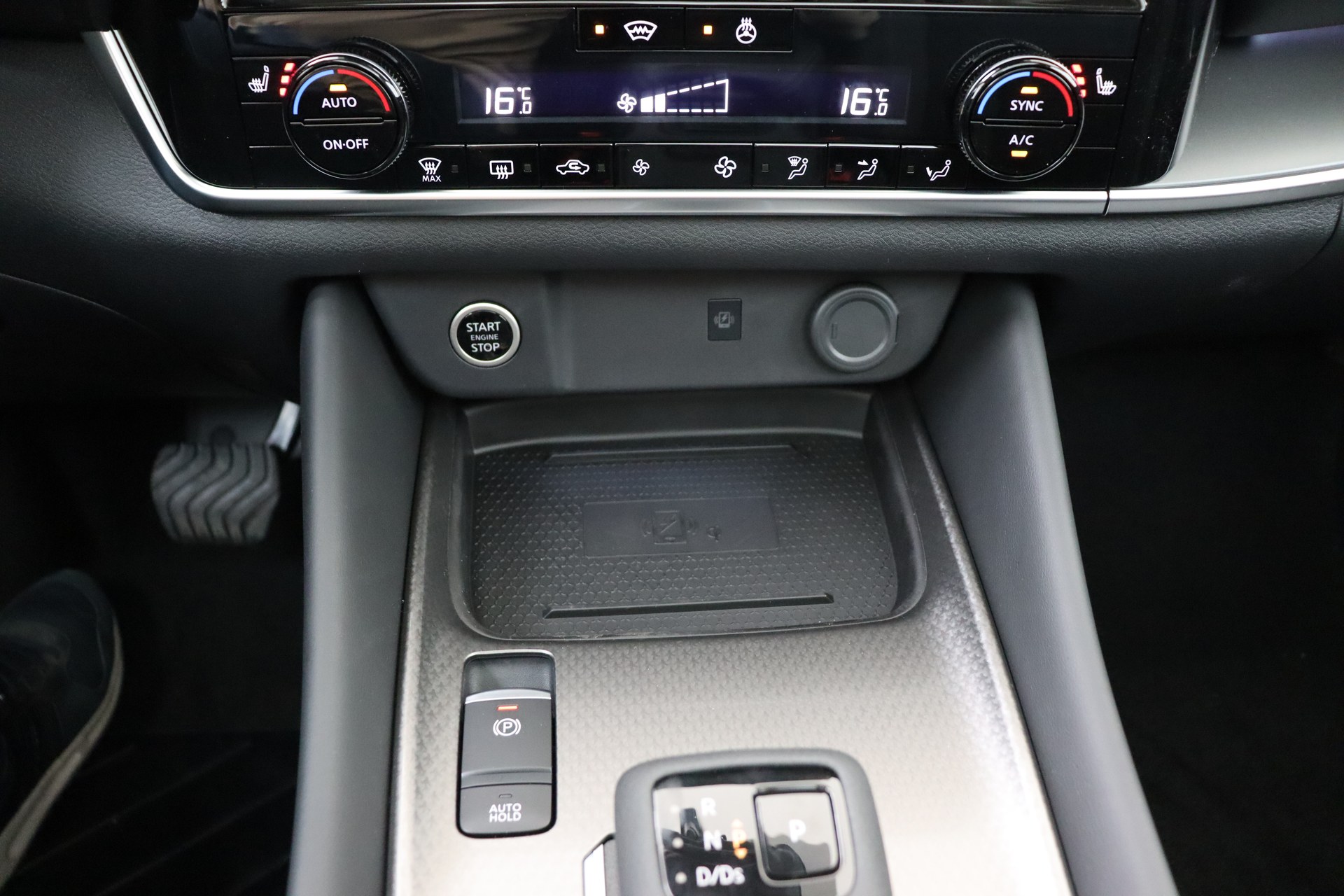 NISSAN QASHQAI 1.3 DIG-T Mild Hybrid 158ch 4WD X-TRONIC N-Connecta + Cold pack + Glassroof + Comfort Pack