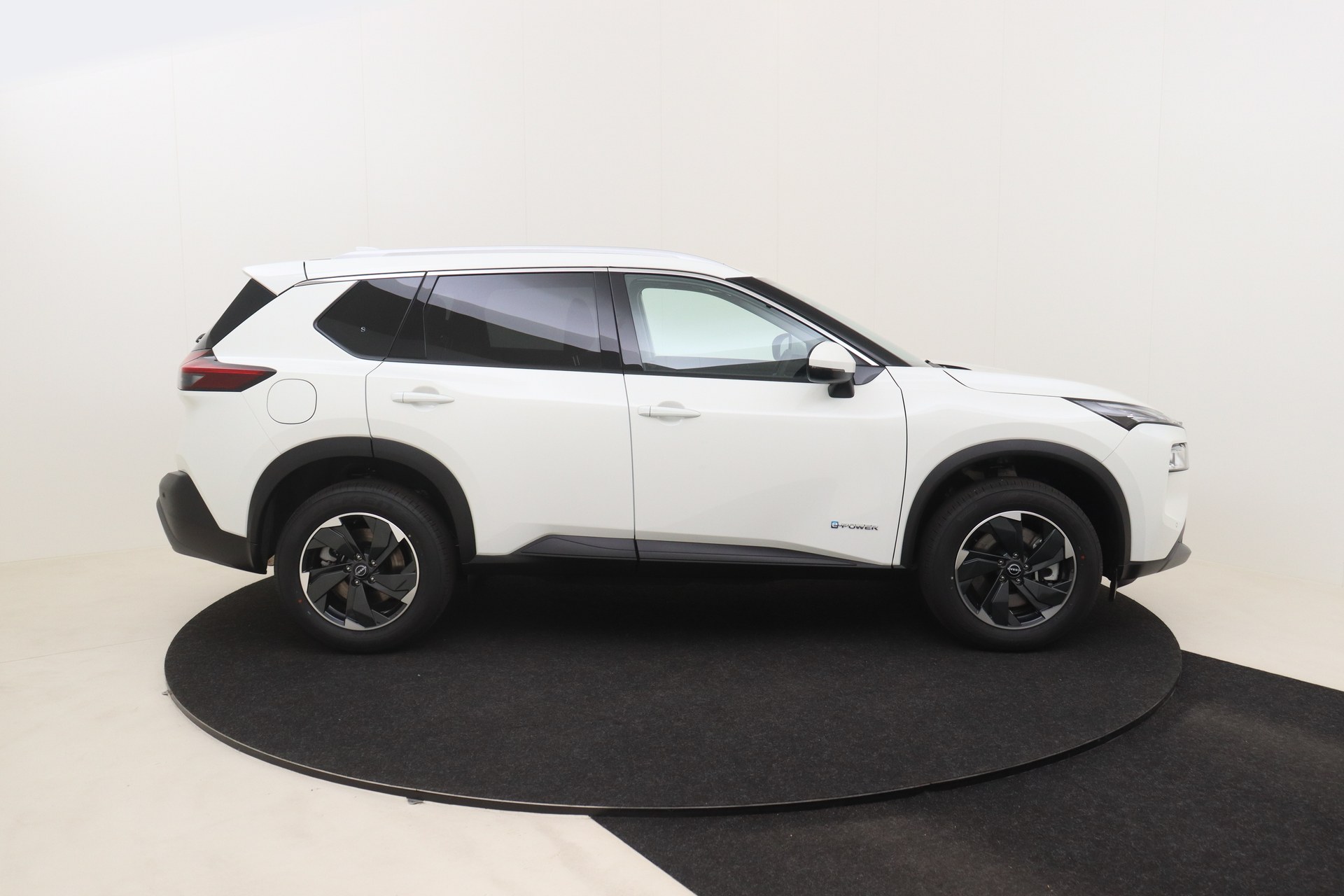 NISSAN X-TRAIL e-POWER 213ch e-4ORCE Acenta + Style pack 7pl