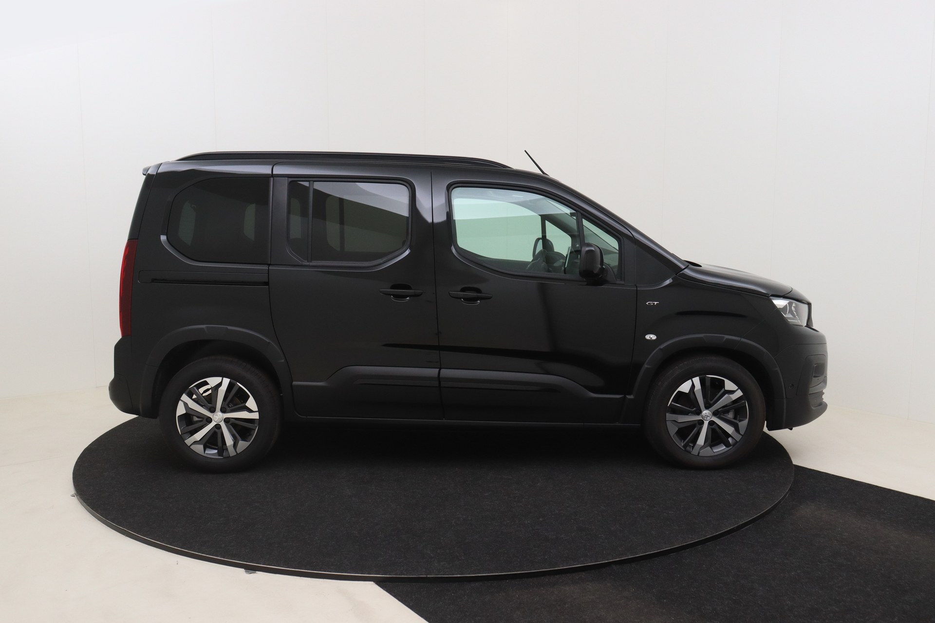 PEUGEOT e-Rifter 50 kWh 136ch Standard GT