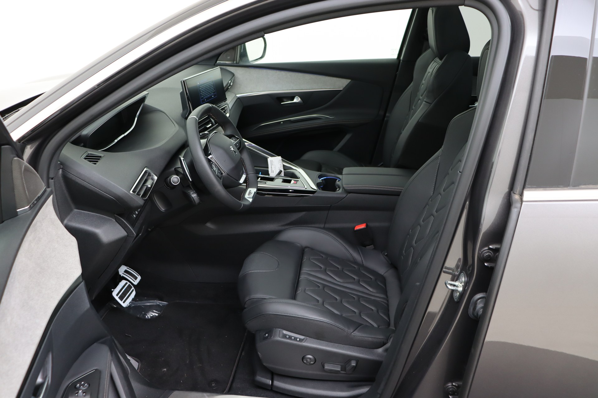 PEUGEOT 3008 Hybrid 136ch e-DSC6    GT