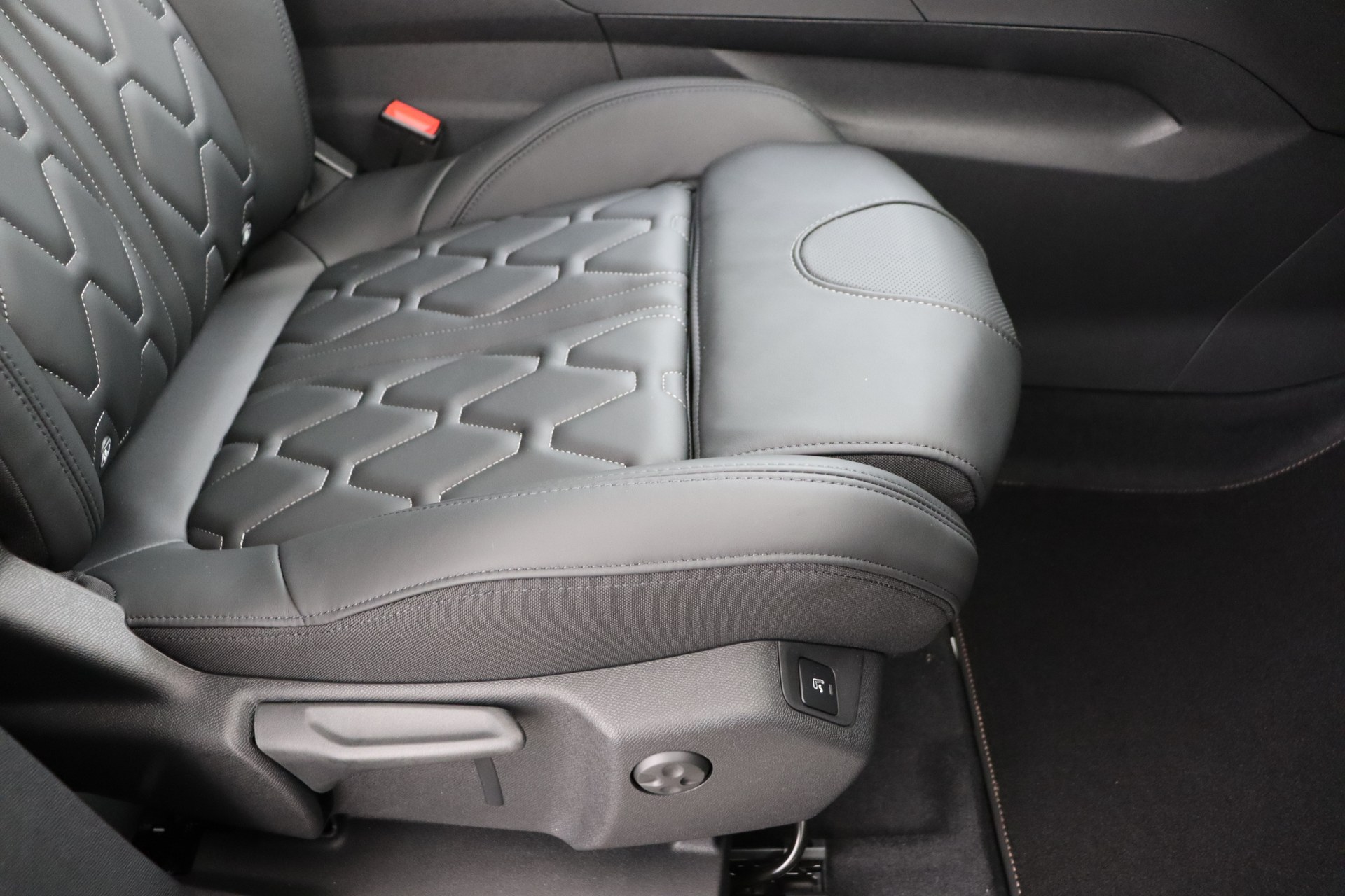 PEUGEOT 3008 Hybrid 136ch e-DSC6    GT