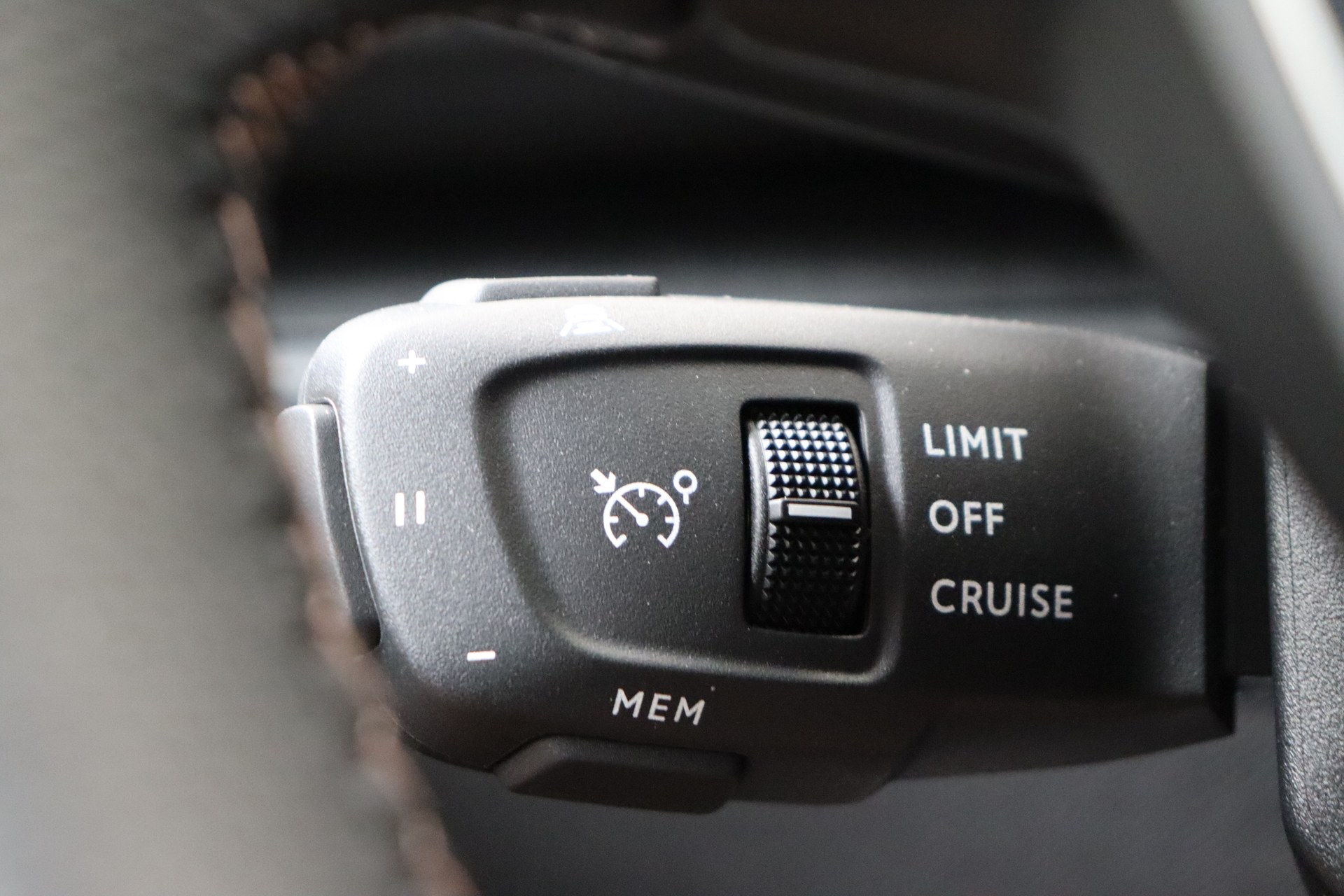 PEUGEOT 3008 Hybrid 136ch e-DSC6    GT