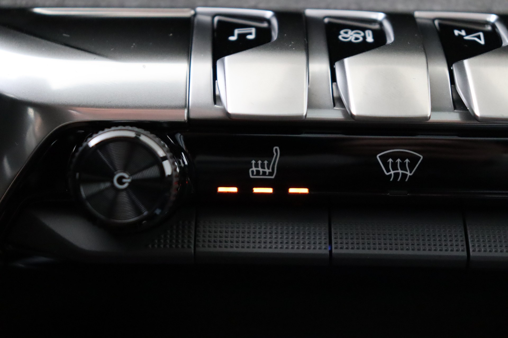 PEUGEOT 3008 Hybrid 136ch e-DSC6    GT