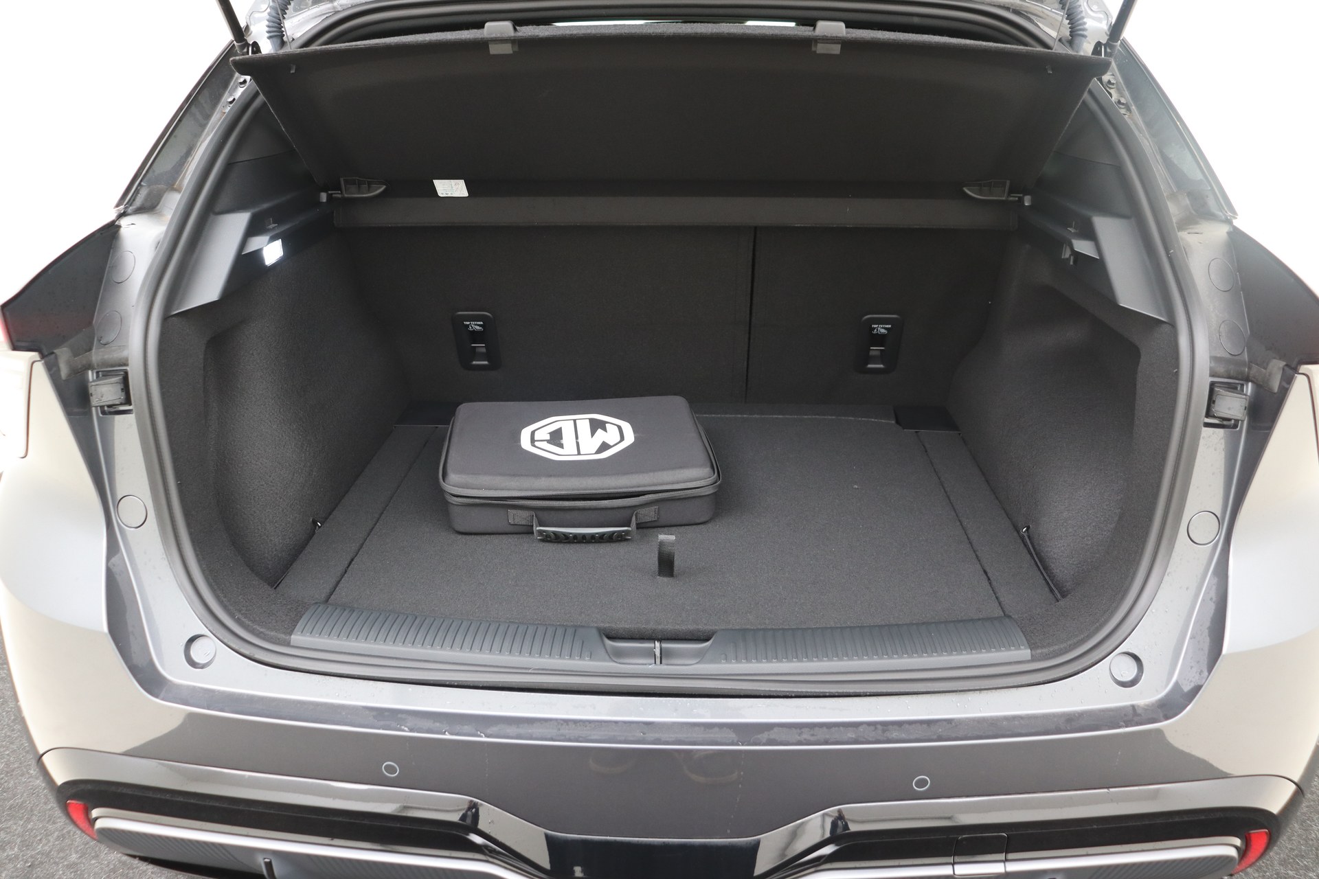 MG MG4 64 kWh X-POWER Luxury