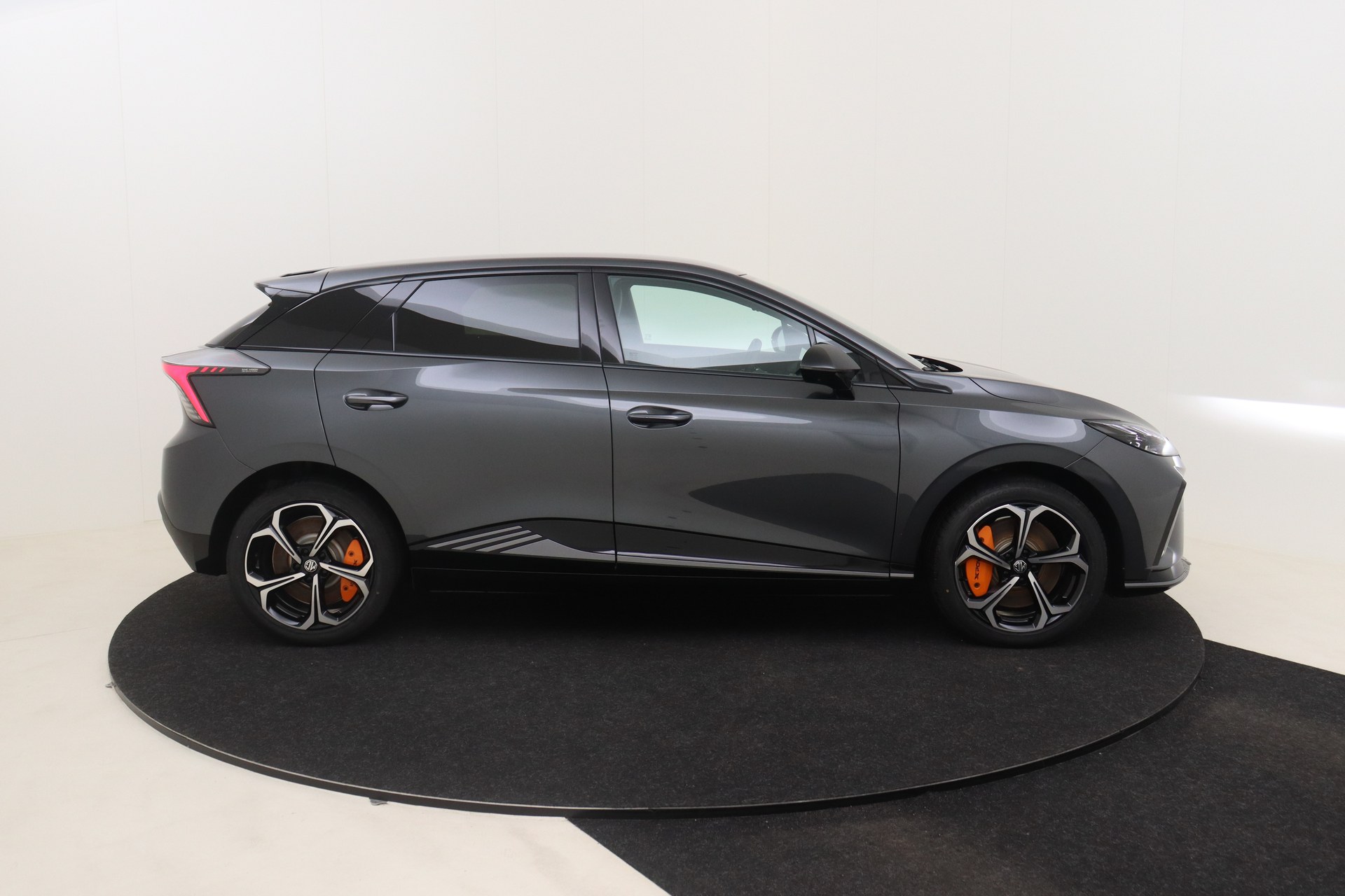 MG MG4 64 kWh X-POWER Luxury