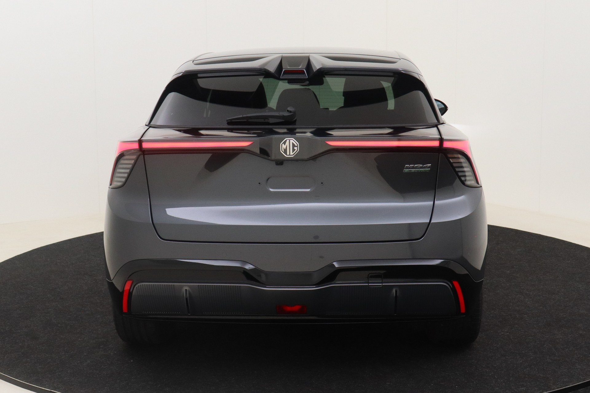 MG MG4 64 kWh X-POWER Luxury