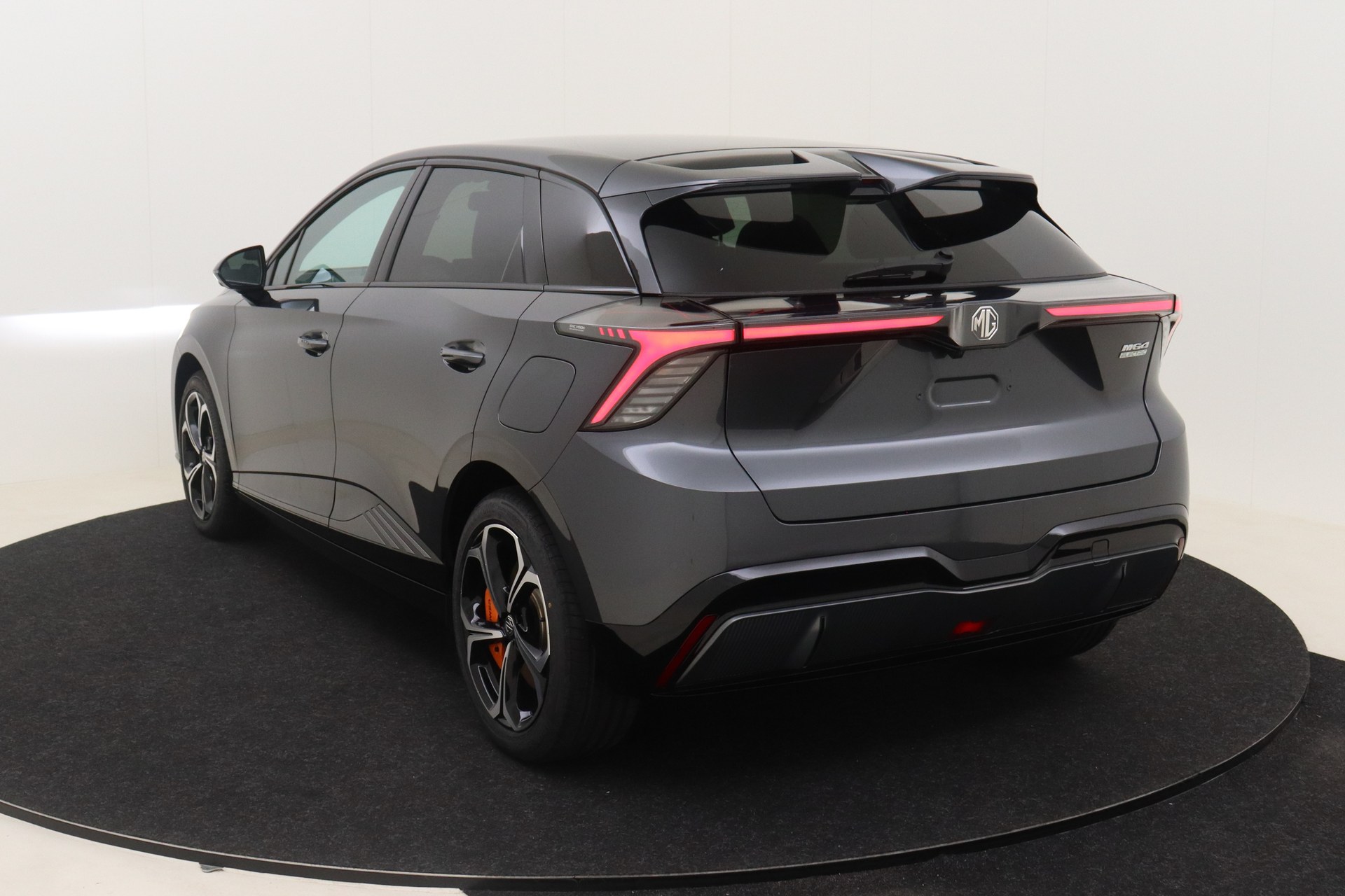 MG MG4 64 kWh X-POWER Luxury