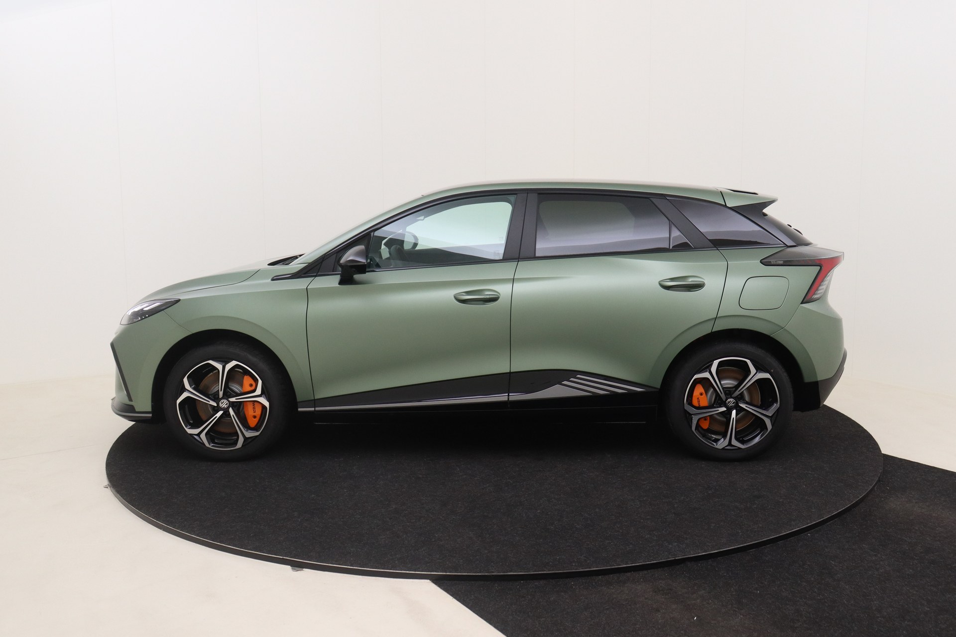 MG MG4 64 kWh X-POWER Luxury