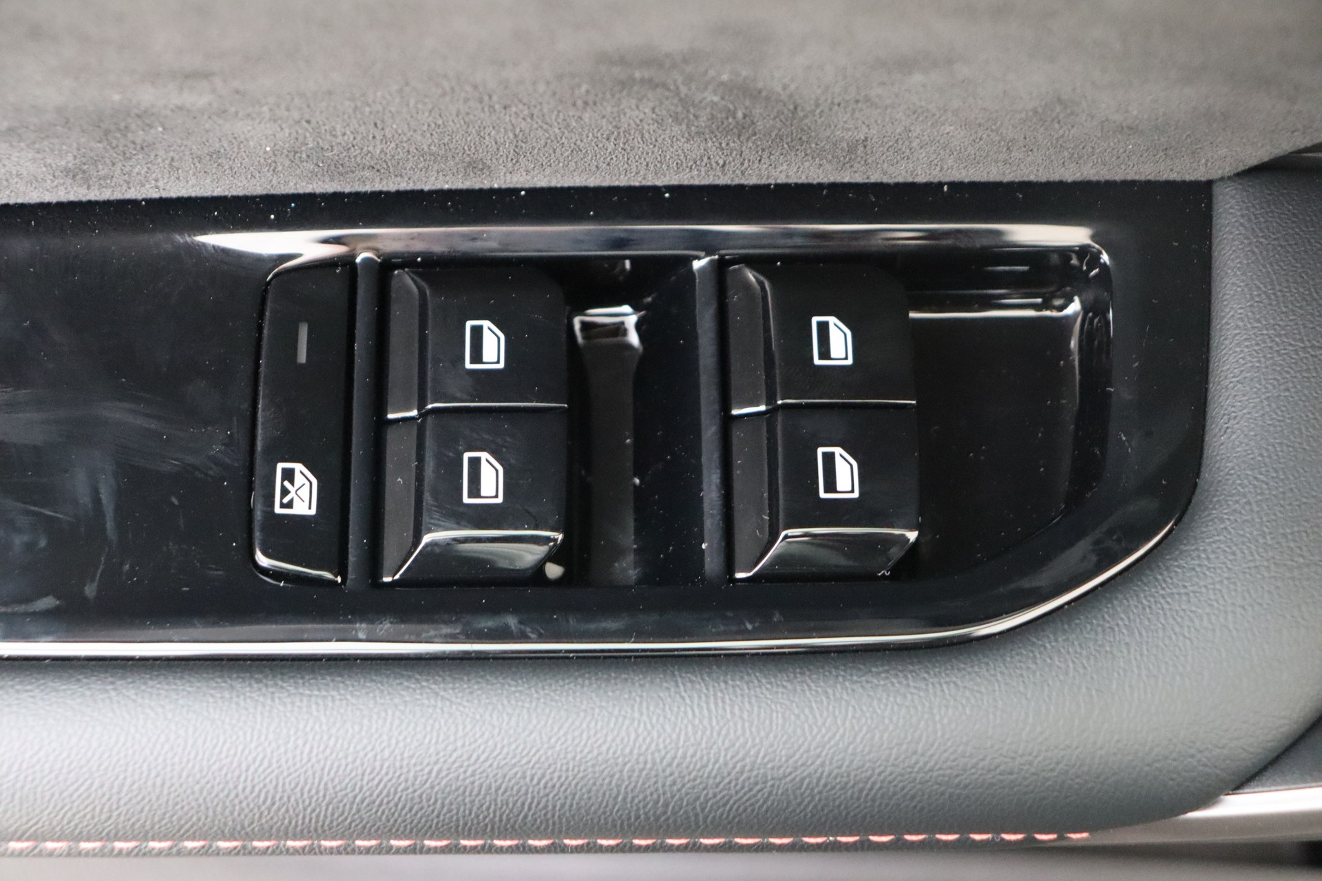 MG MG4 64 kWh X-POWER Luxury