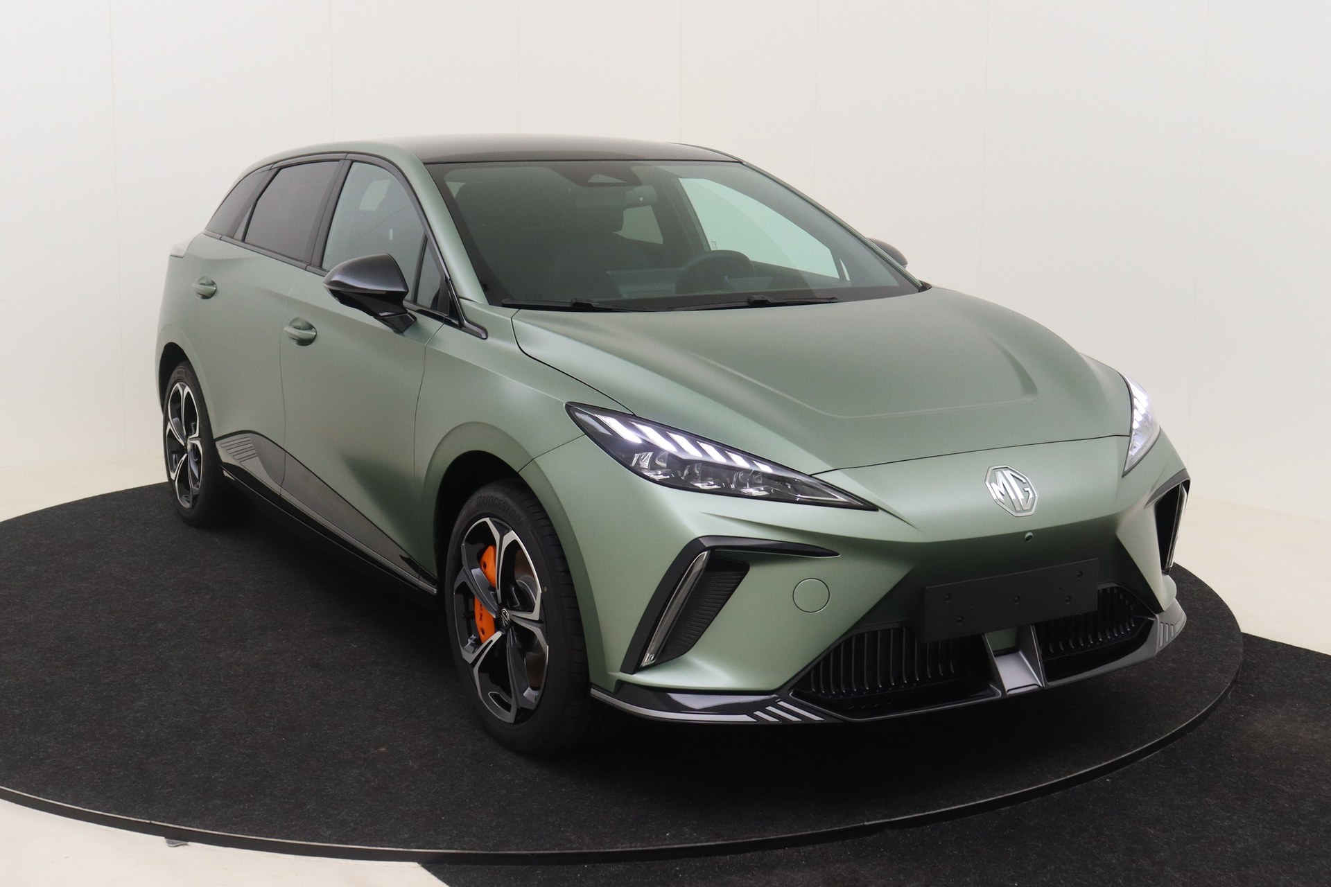 MG MG4 64 kWh X-POWER Luxury