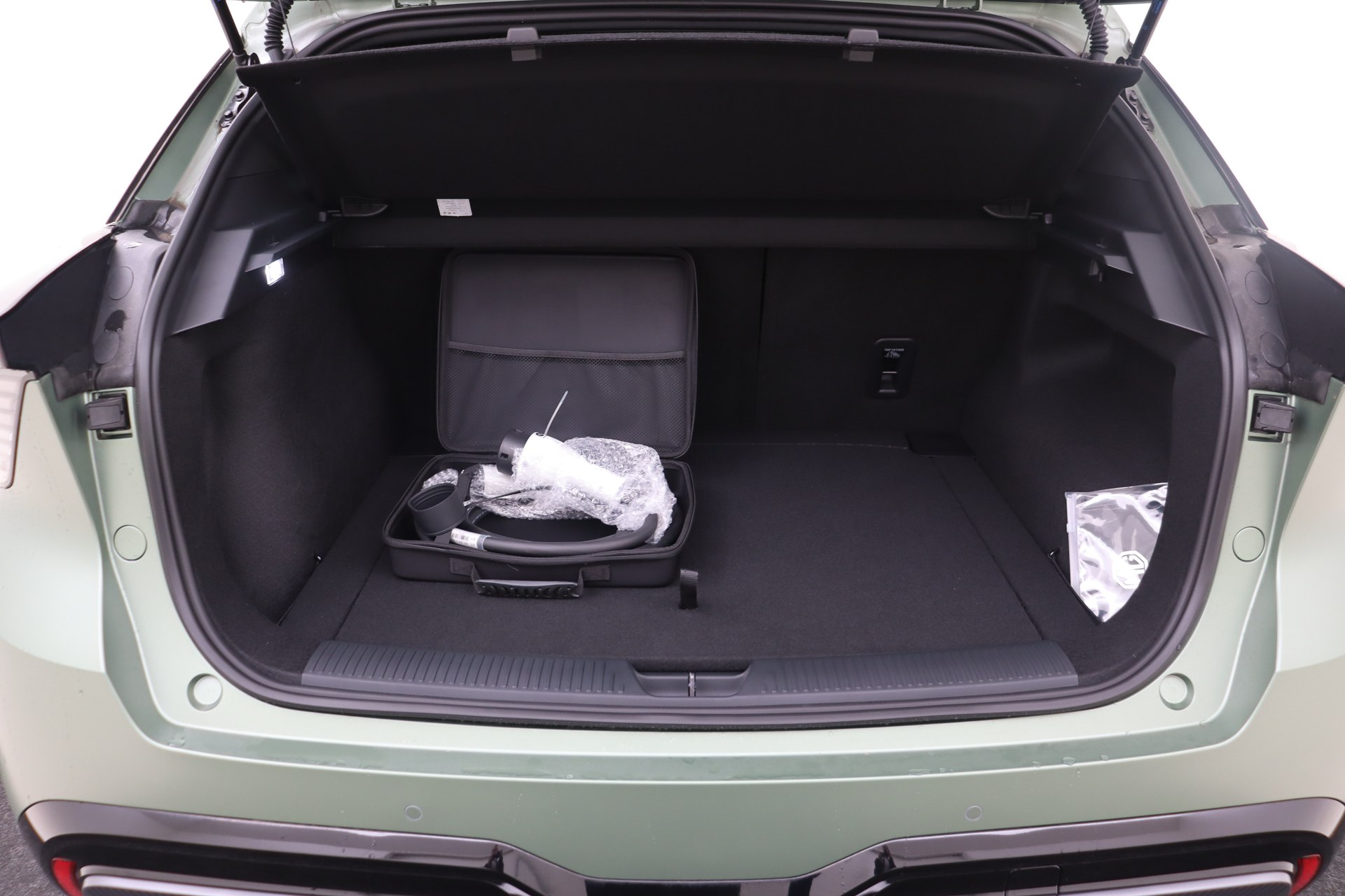 MG MG4 64 kWh X-POWER Luxury