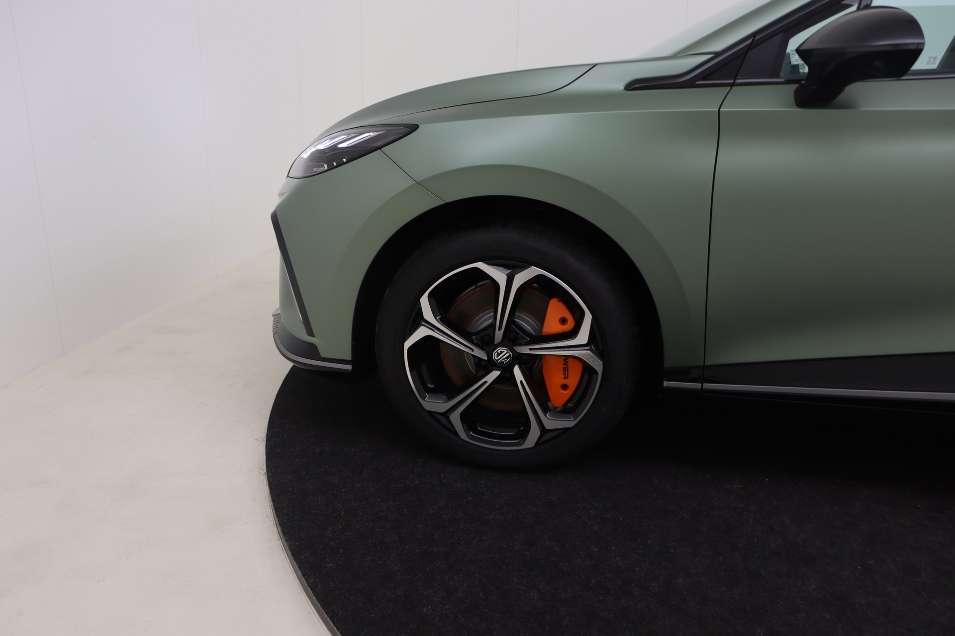 MG MG4 64 kWh X-POWER Luxury
