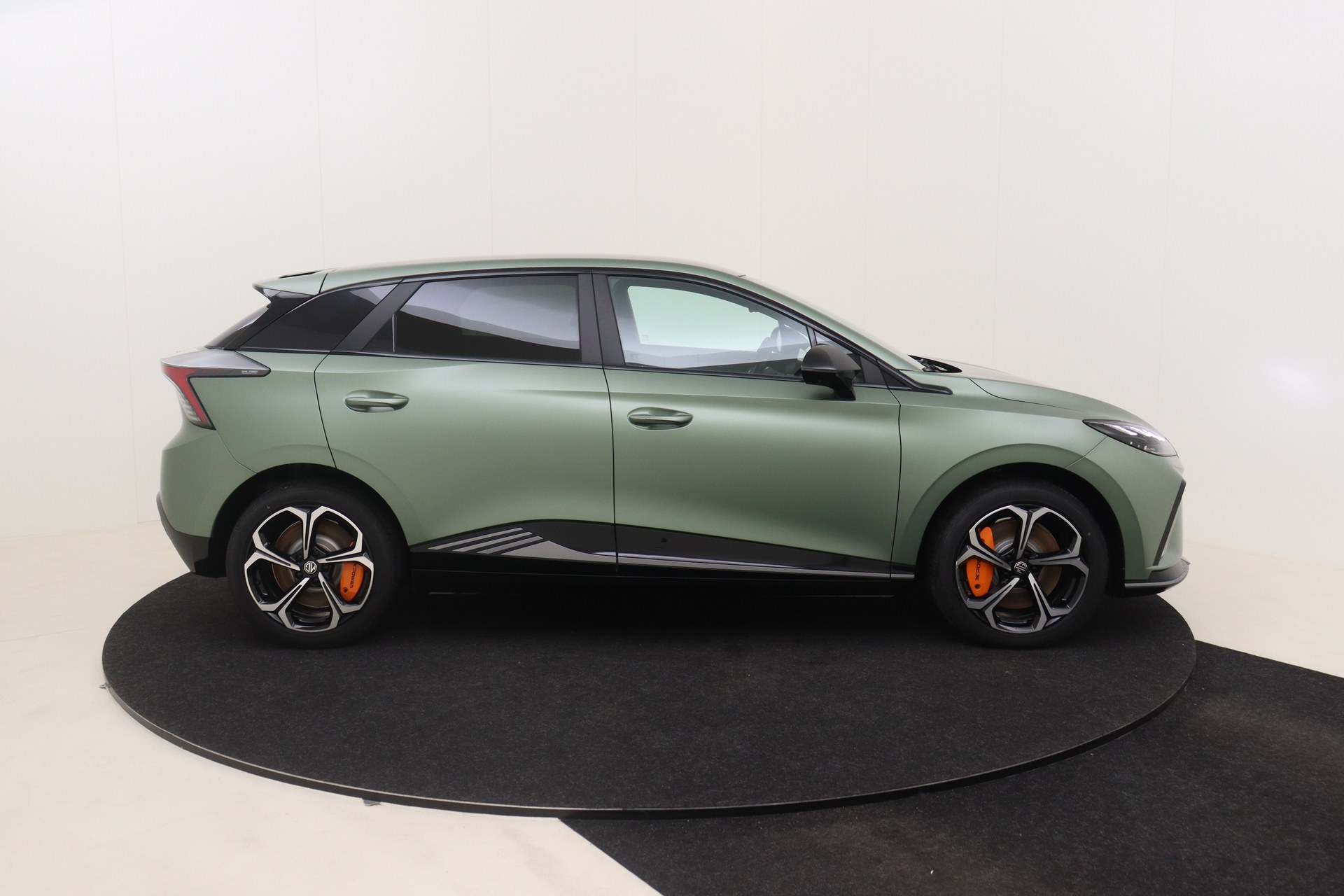 MG MG4 64 kWh X-POWER Luxury