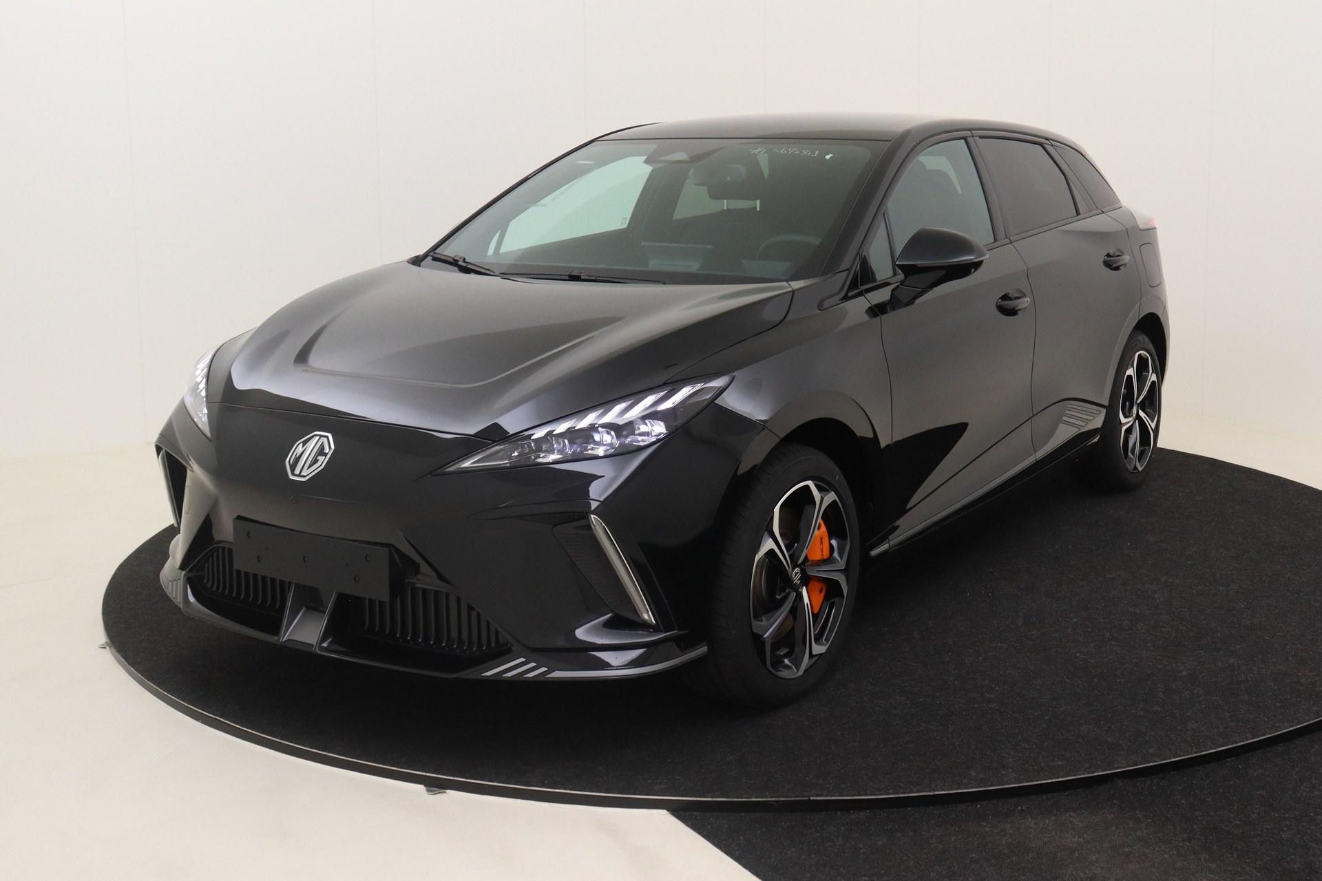MG MG4 64 kWh X-POWER Luxury