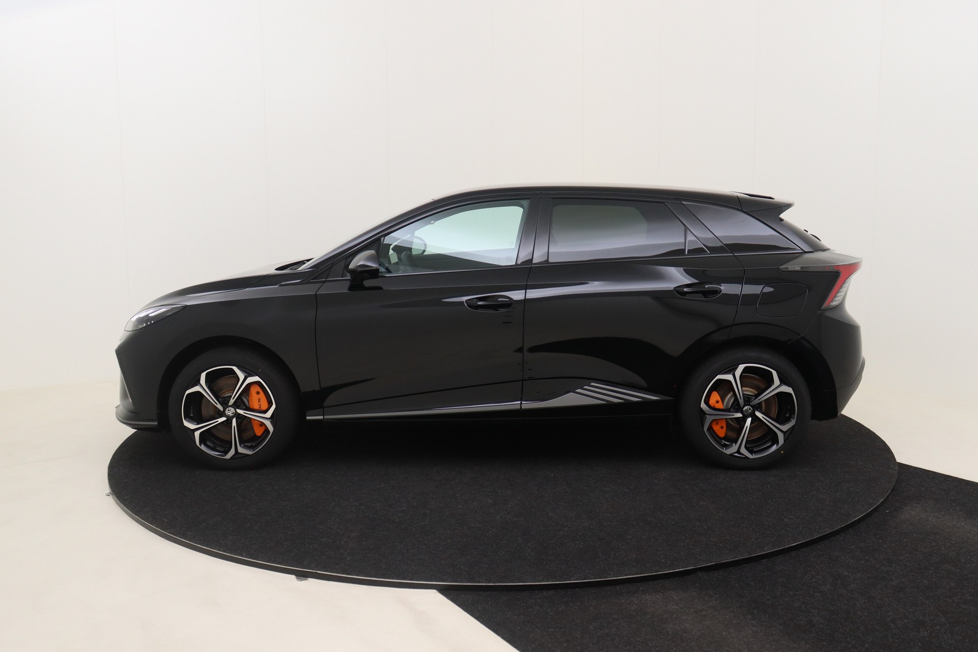 MG MG4 64 kWh X-POWER Luxury