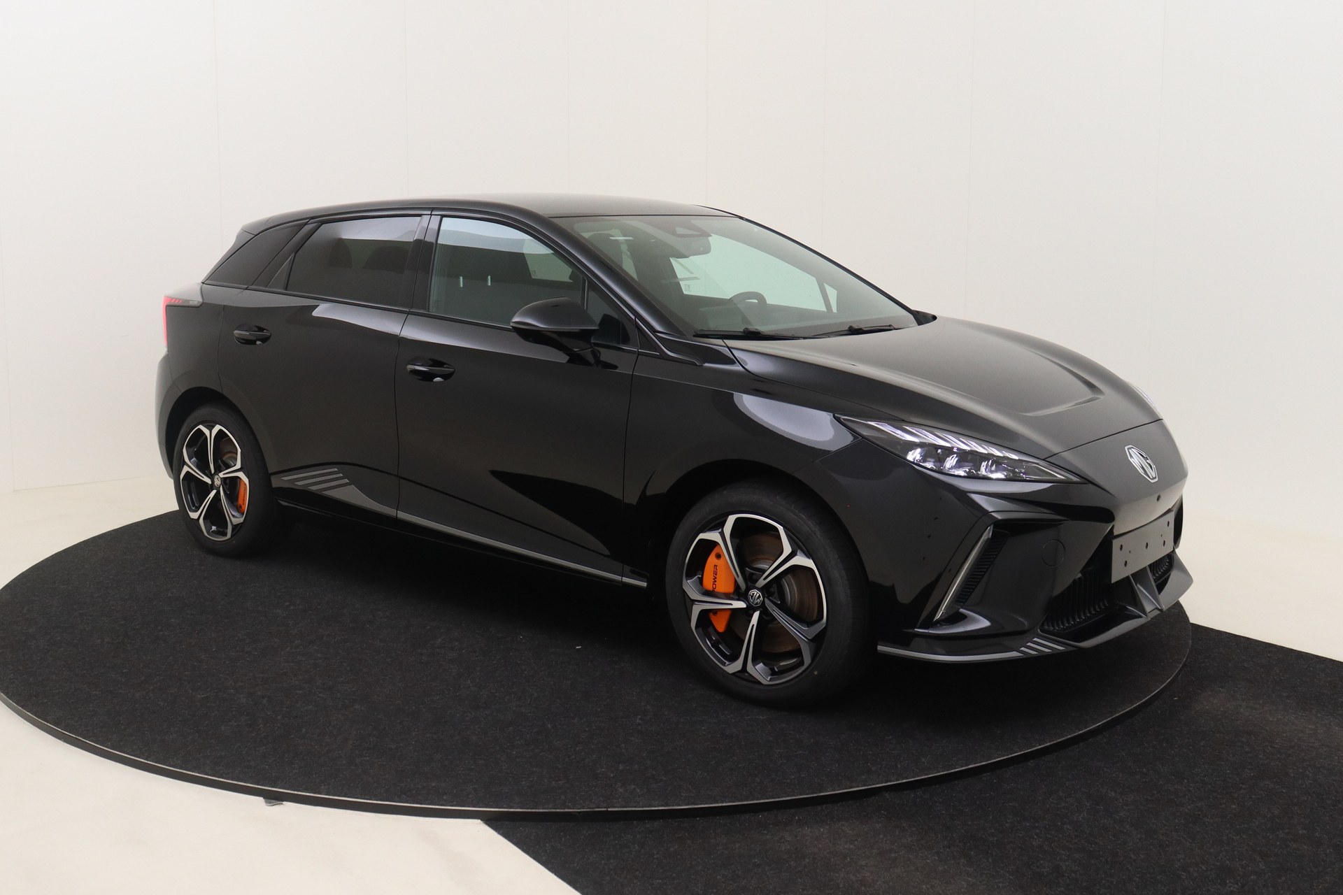 MG MG4 64 kWh X-POWER Luxury