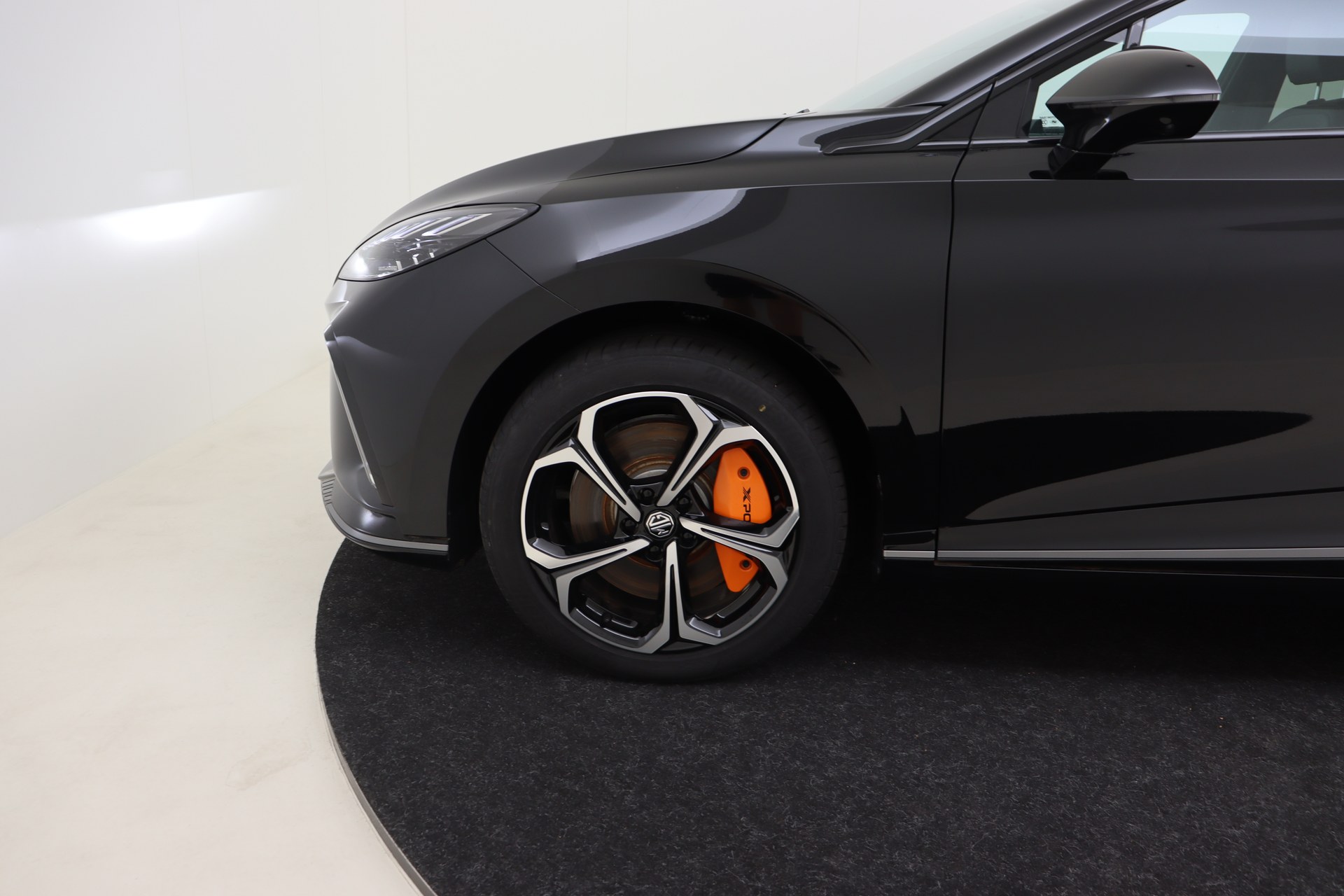 MG MG4 64 kWh X-POWER Luxury