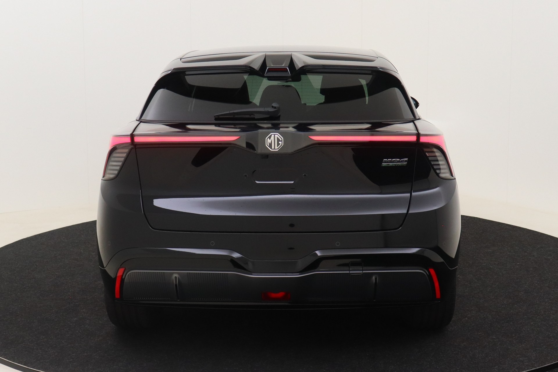 MG MG4 64 kWh X-POWER Luxury
